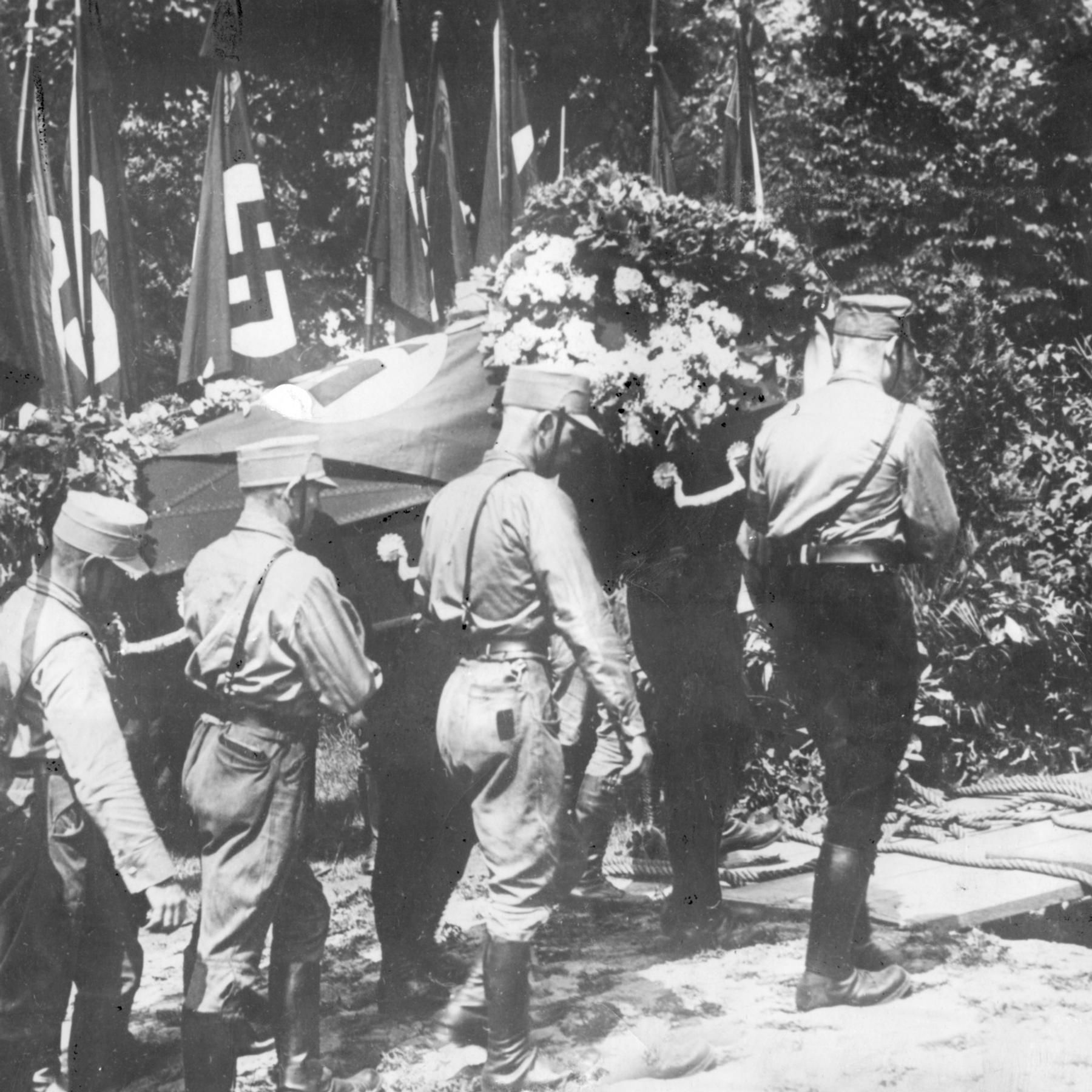 Nazis in "Klein-Moskau” - Der Altonaer Blutsonntag 1932