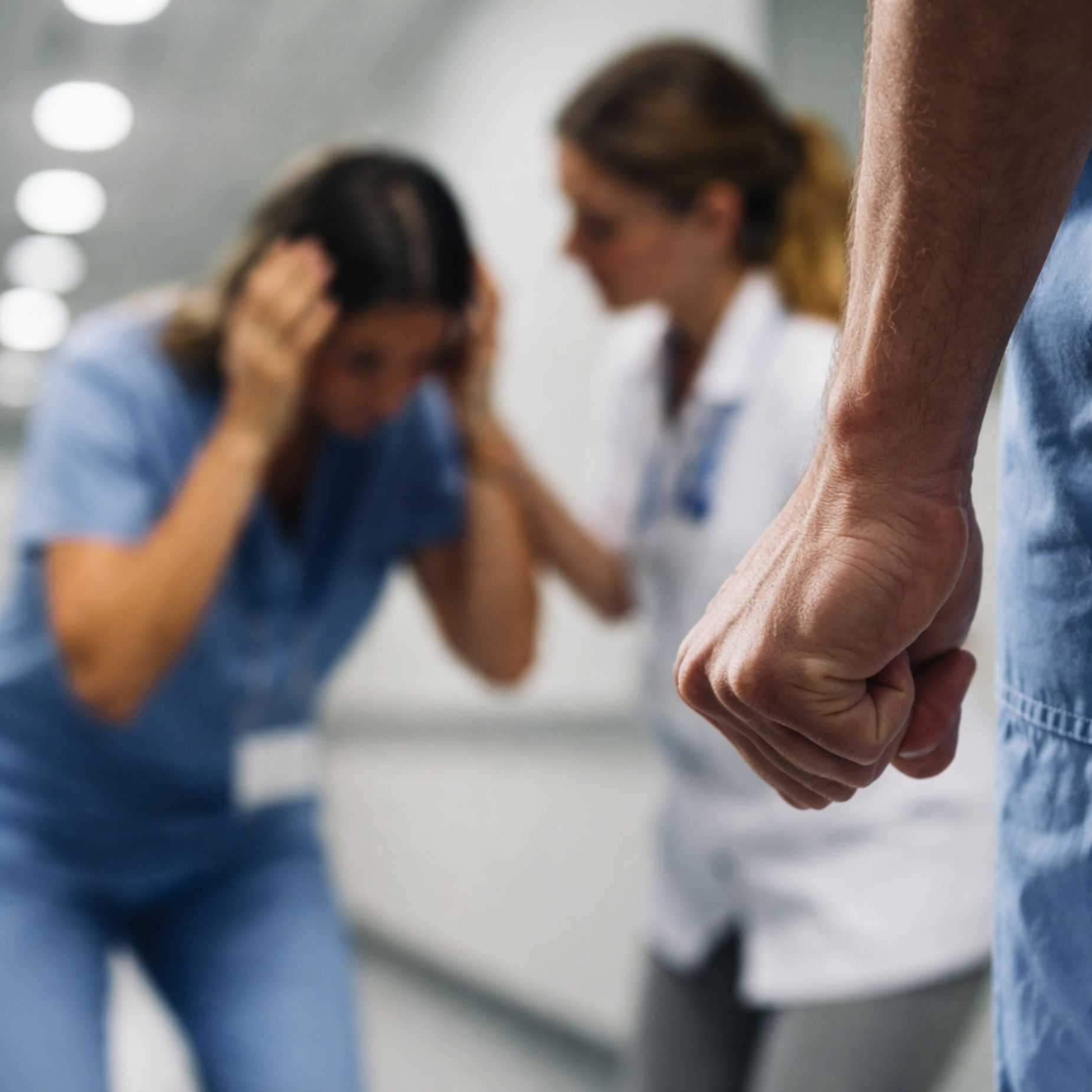 Nicht erst handeln, wenn die Faust fliegt – wie Gewaltprävention am Arbeitsplatz wirklich funktioniert