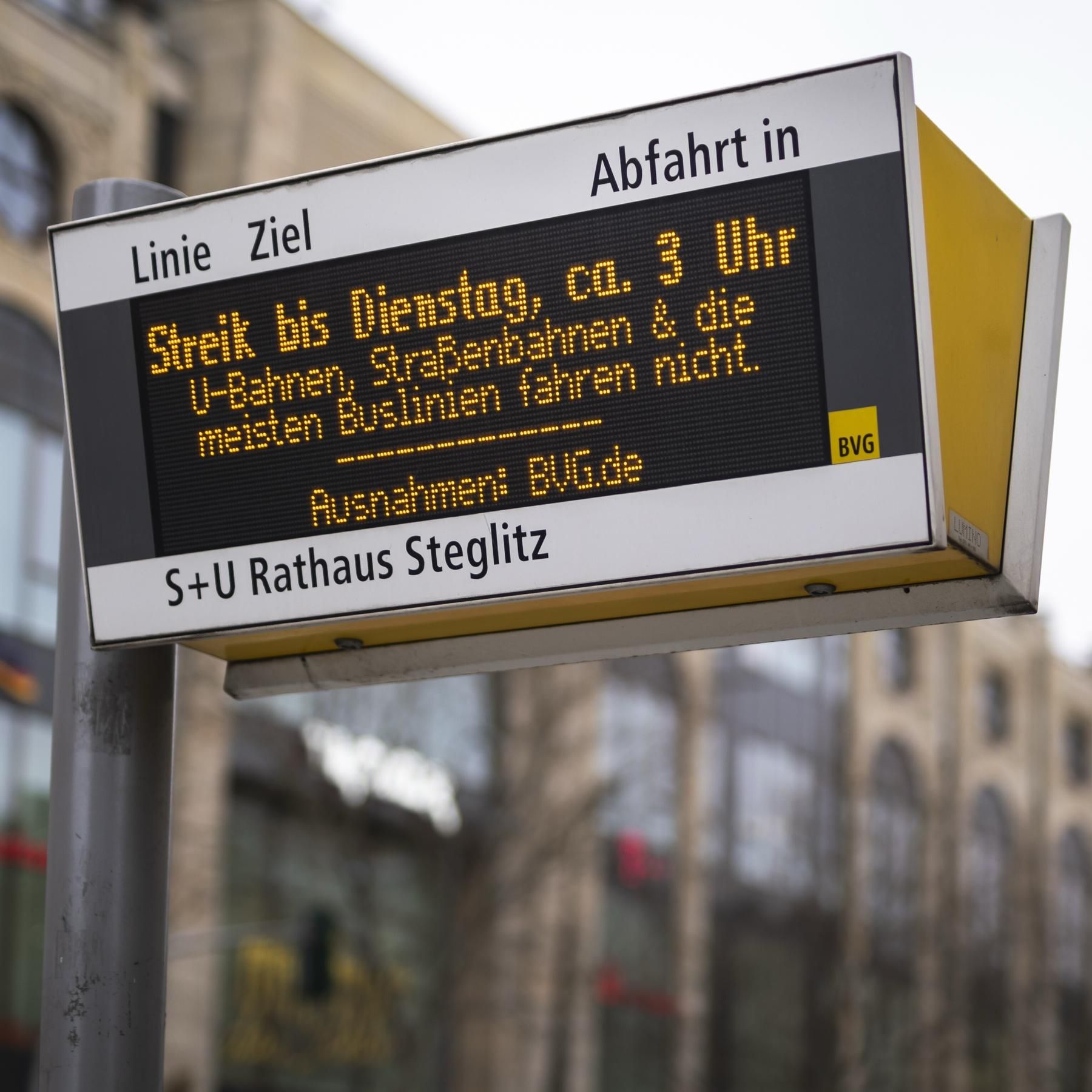 Nichts geht mehr: Warnstreiks im ÖPNV legen Bayern lahm