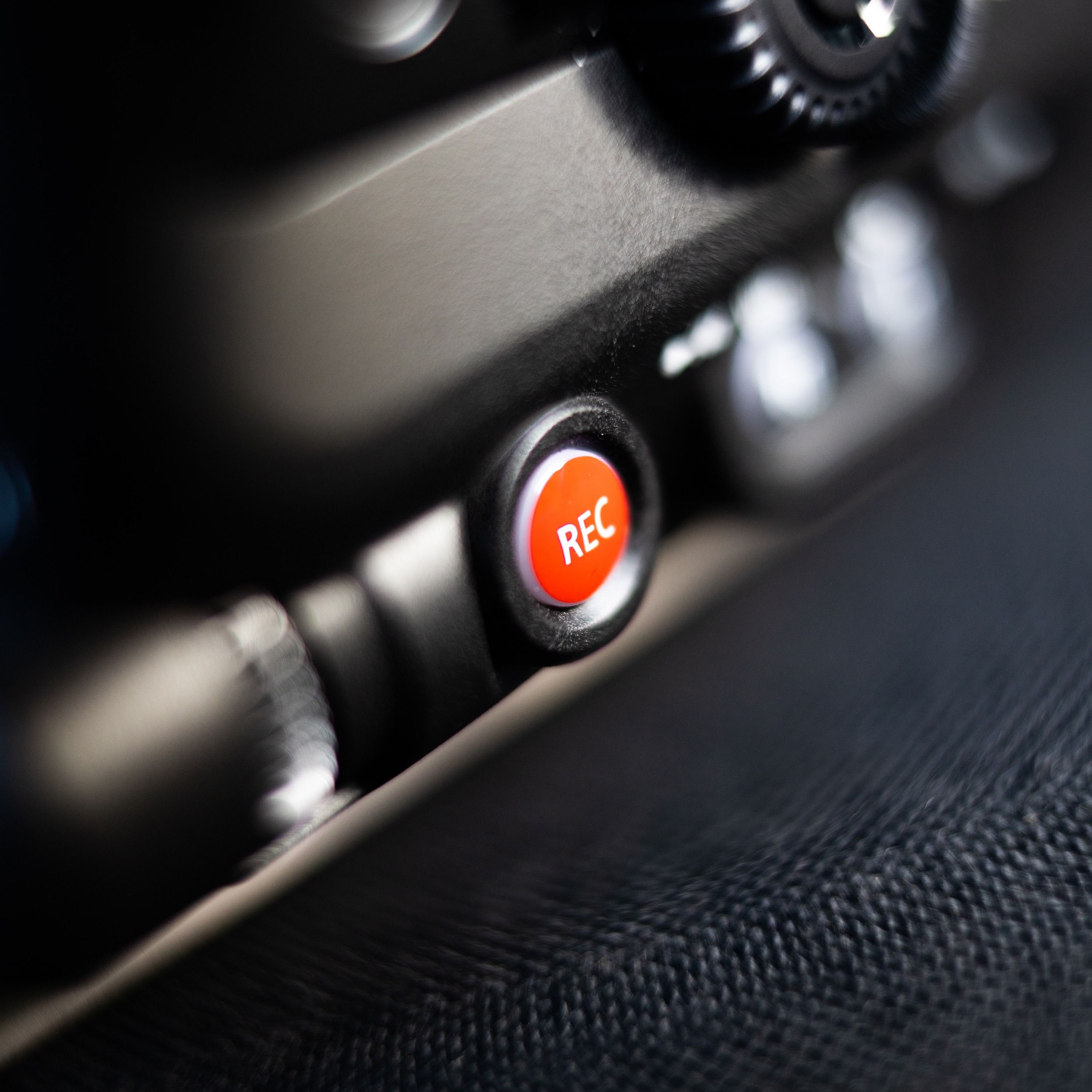 Nicki, Bromance und Aufnahmeknöpfe