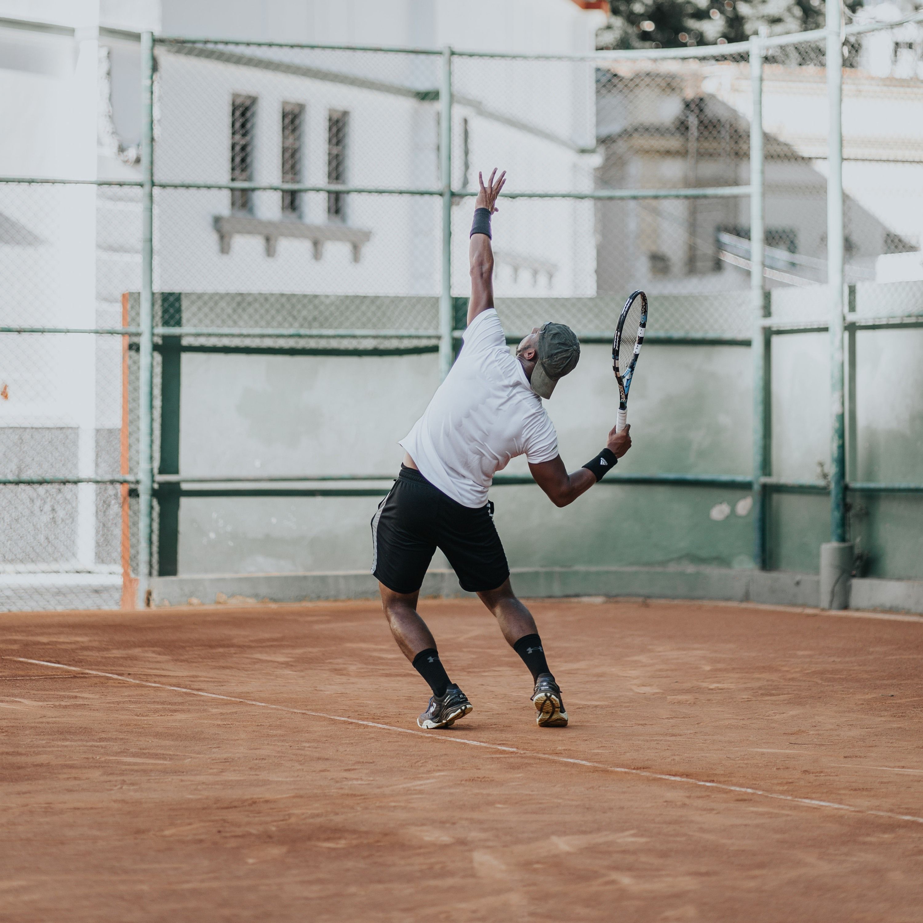 Niesen beim Aufschlag