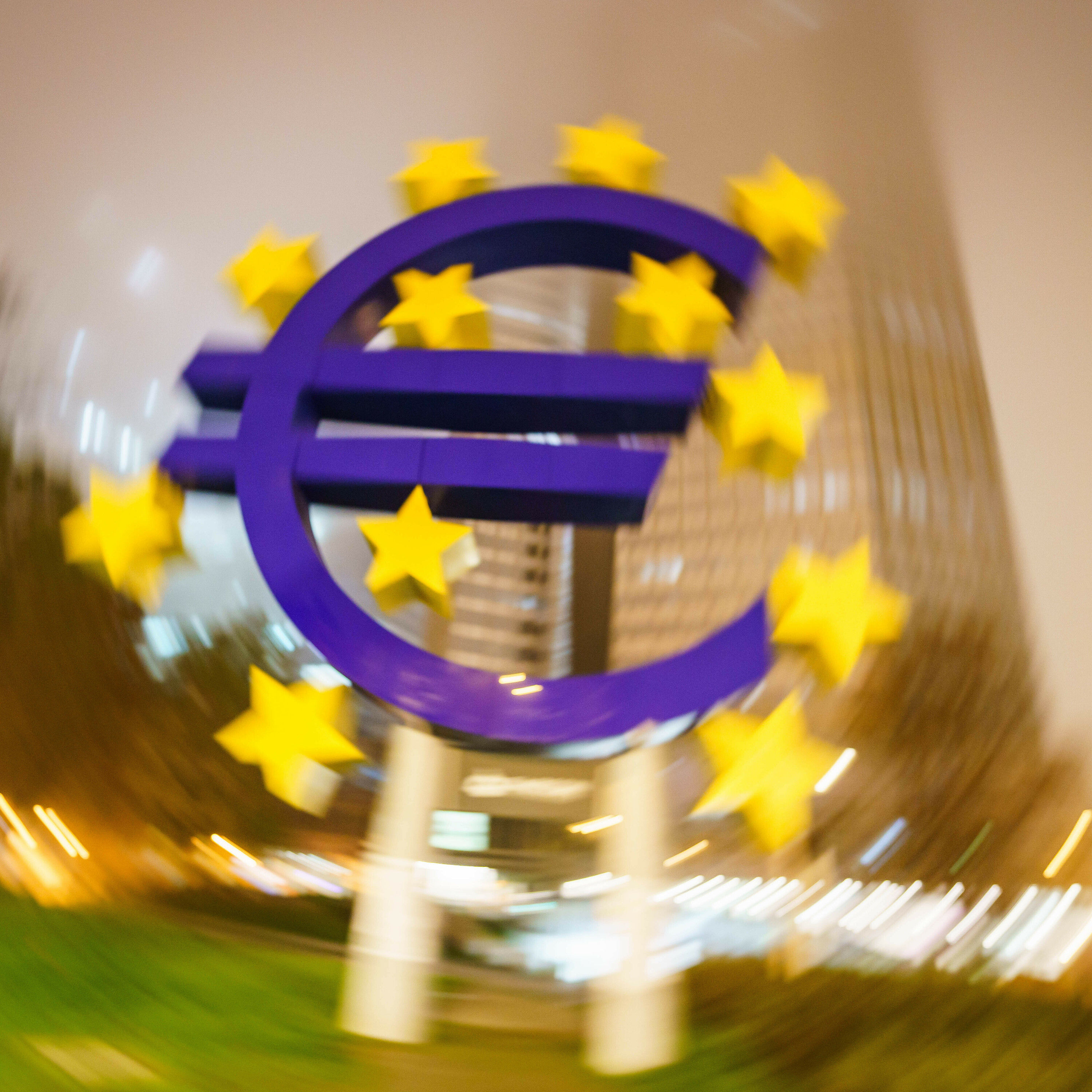 Notenbanken treten auf die Zinsbremse