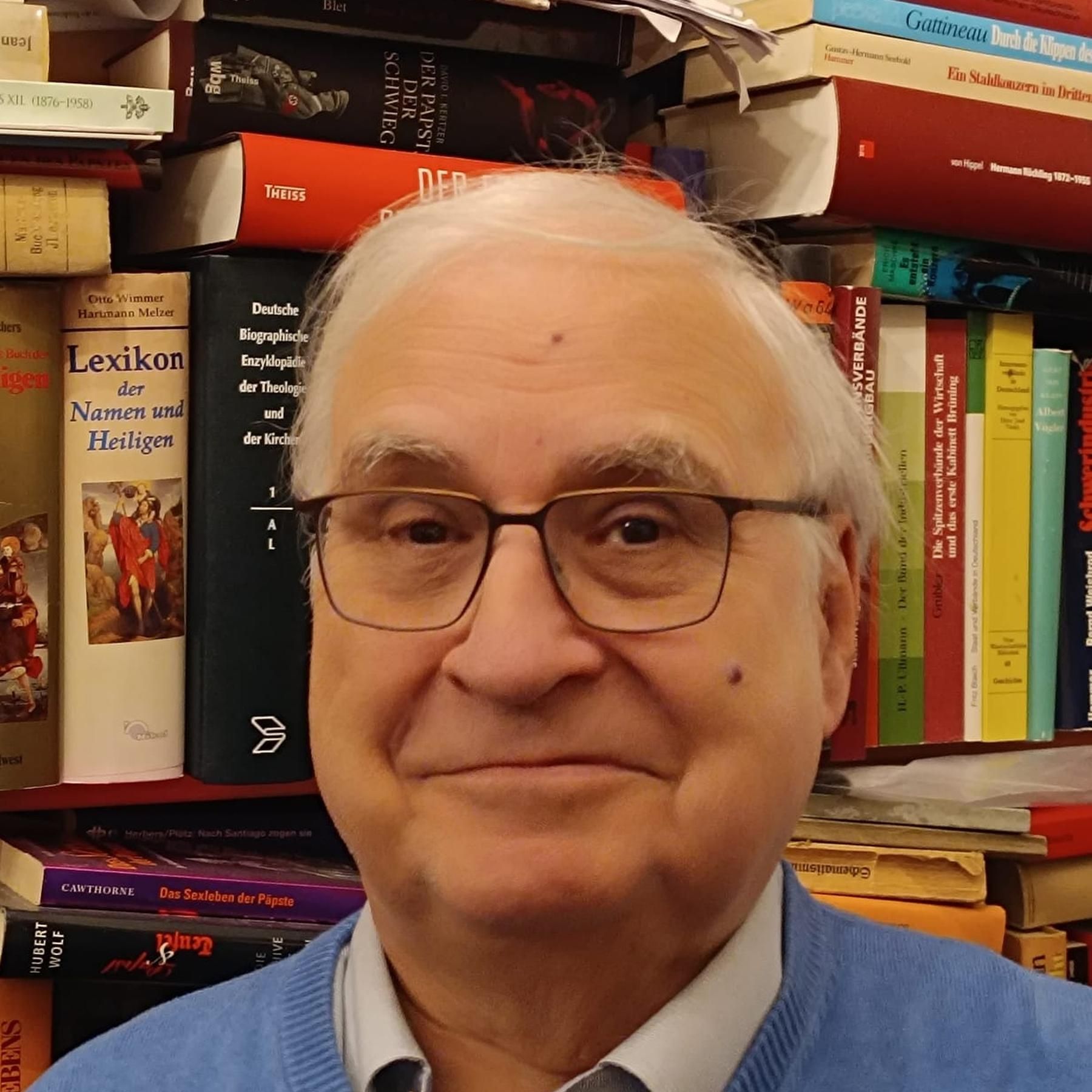 Paul Hoser, Historiker: "schrieb die Biografie von Hitlers Duzfreund"