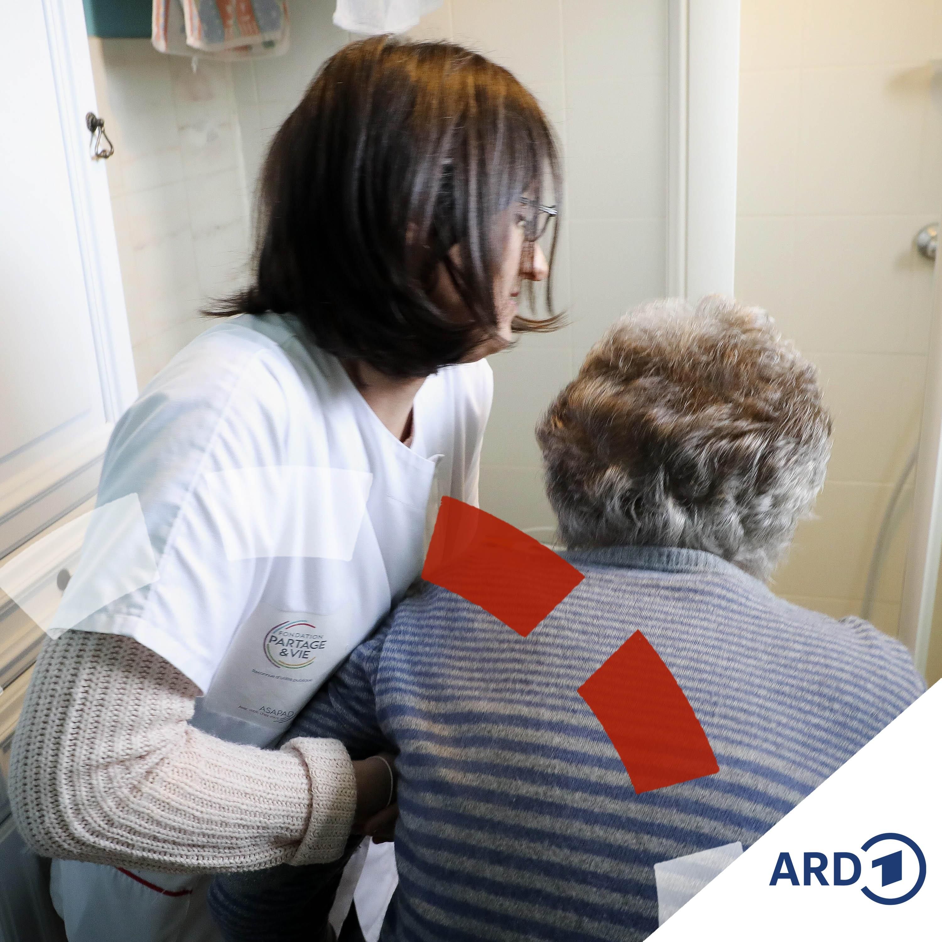 Pflegenotstand: Wer bezahlt die fehlenden Milliarden?