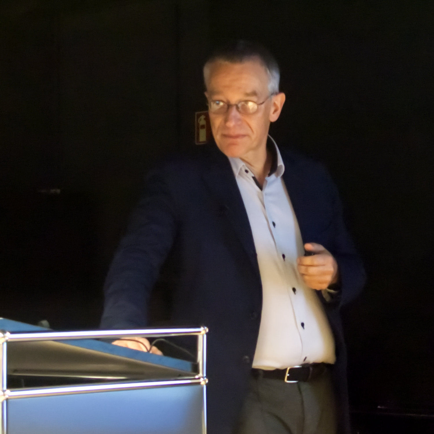 Prof. Georg Jochum: „Das Parteiverbot als Mittel der ,wehrhaften Demokratie‘ des Grundgesetzes“