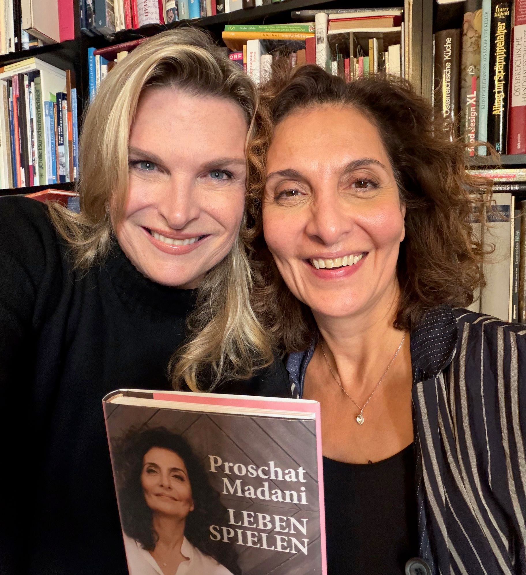 Proschat Madani Leben spielen