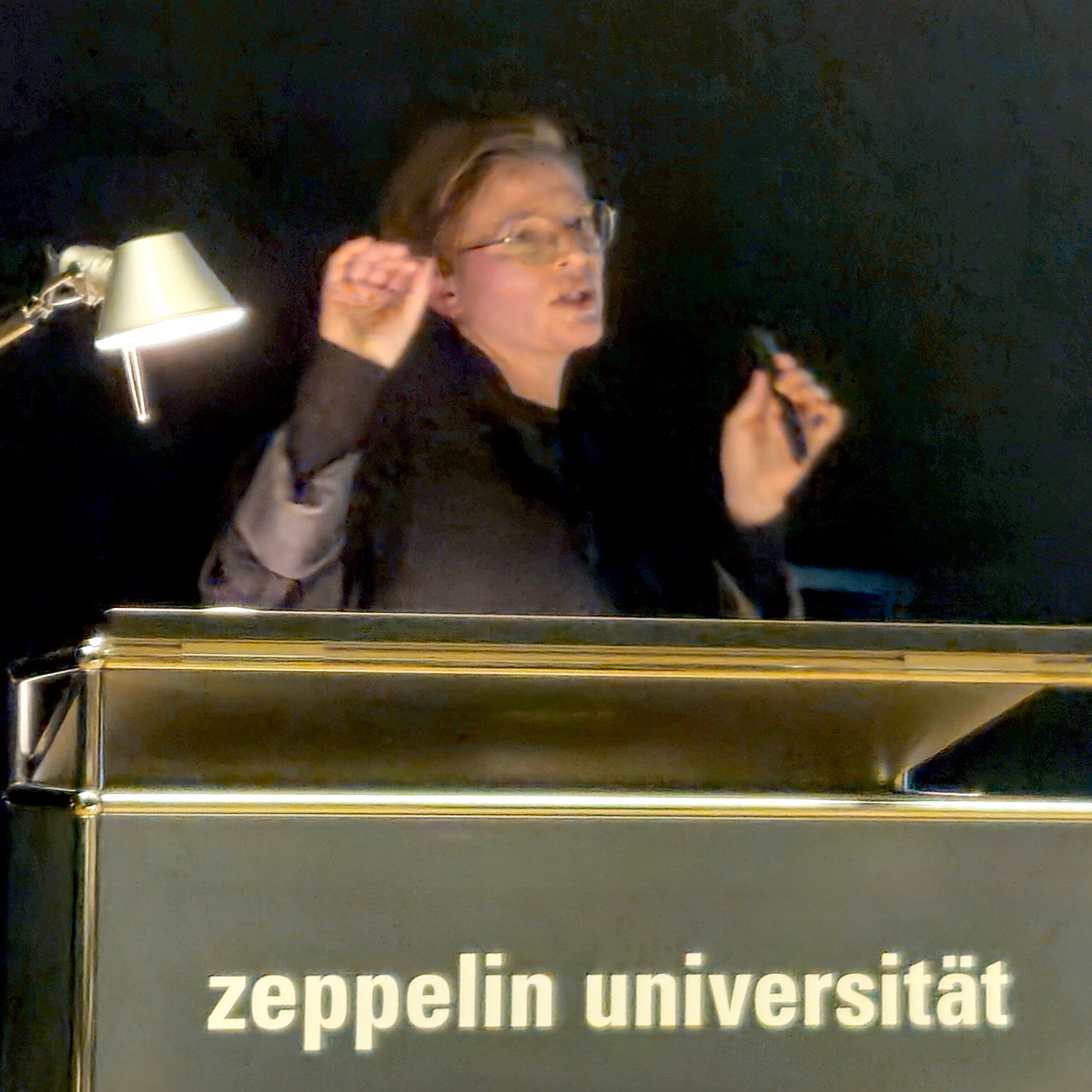 Rahel Spöhrer: Konsensuale Entgrenzung – Zur Vertreibung der Verfremdung aus dem Theater | Ringvorlesung #NoFilter