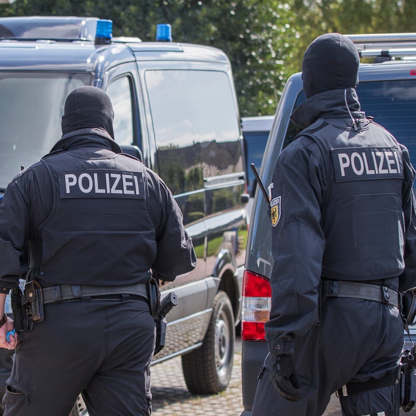 Razzien nach hunderten Bombendrohungen