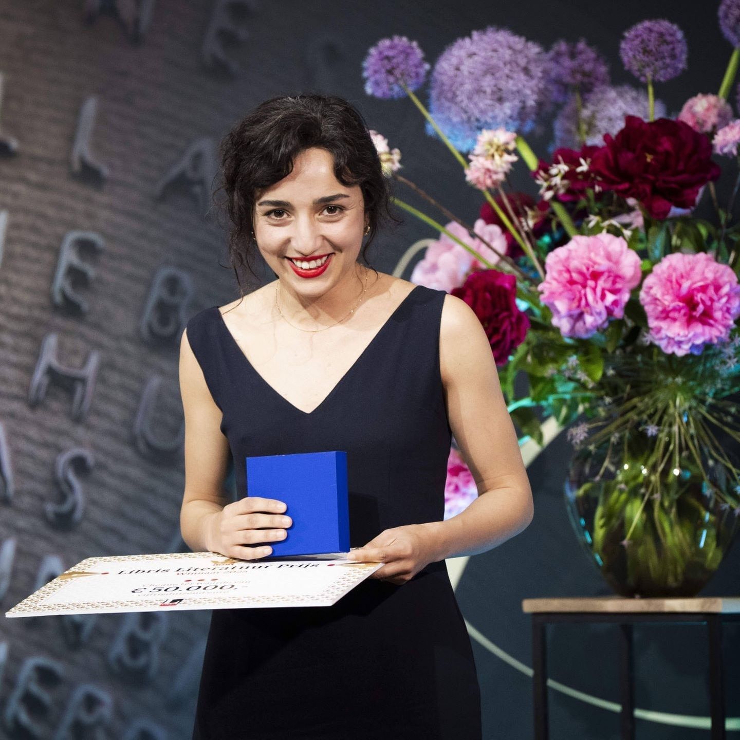 Reise ins Ungewisse: Safae El Khannoussis Debütroman „Oroppa“