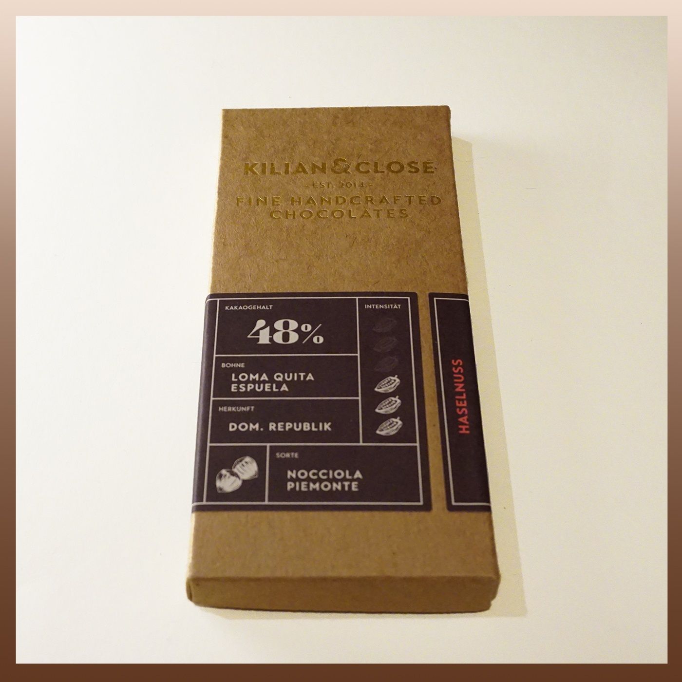 S01E01: 48 % Hazelnut Chocolate by Kilian & Close