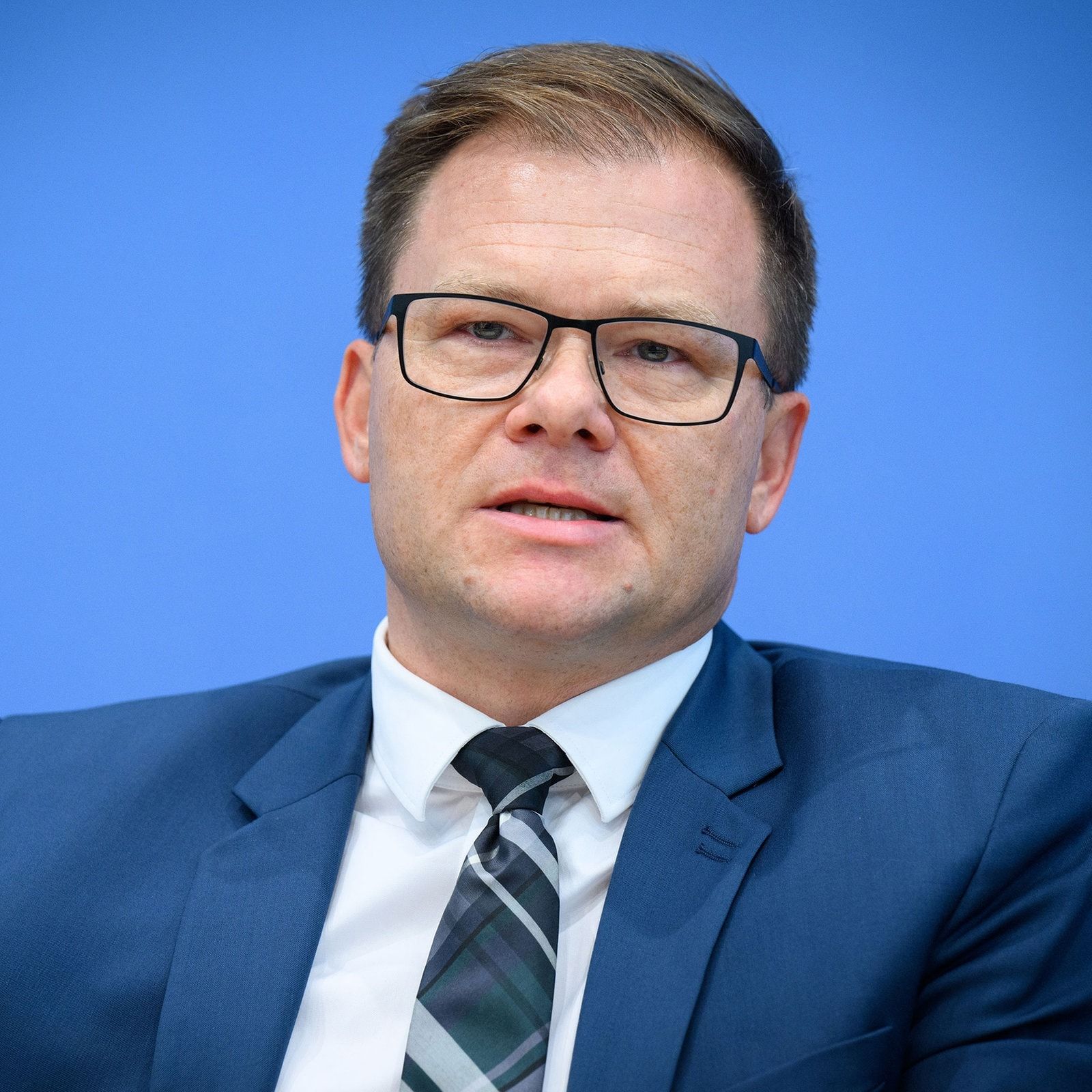 Schneider gegen Rückzug vom Verbrenner-Aus