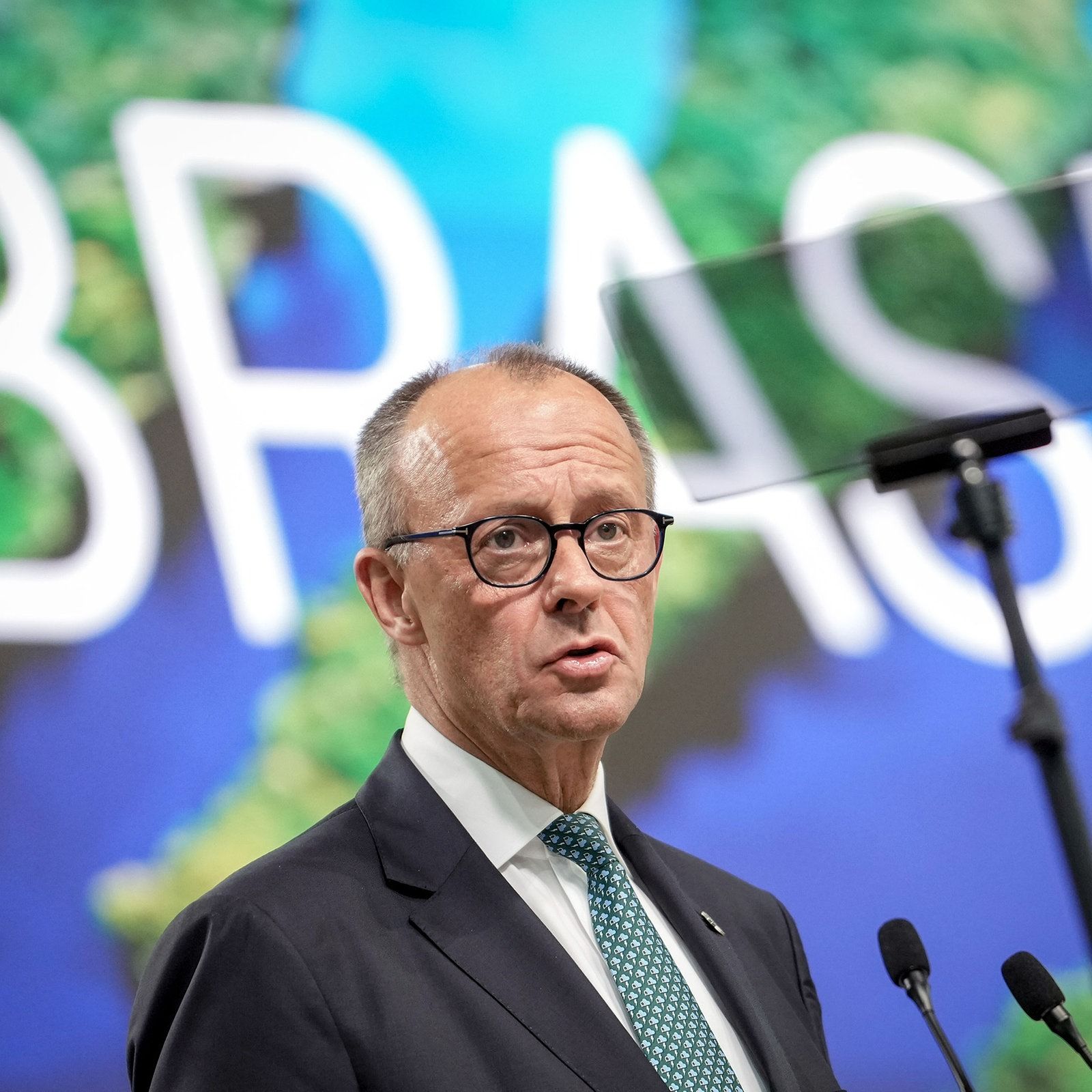 Schumacher: Merz benimmt sich wie ein "flegelhafter Teenager"