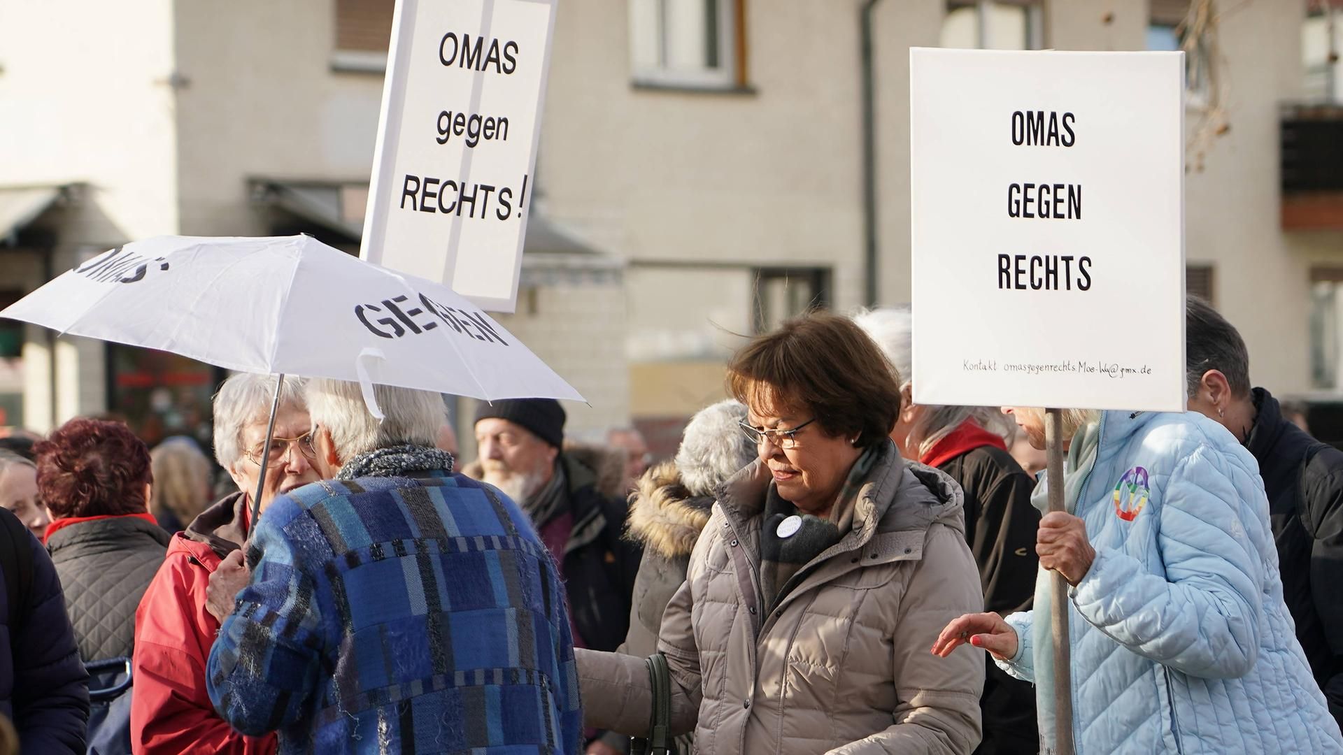 "Schweigen ist Zustimmung" | Janina Senger, Oma gegen Rechts