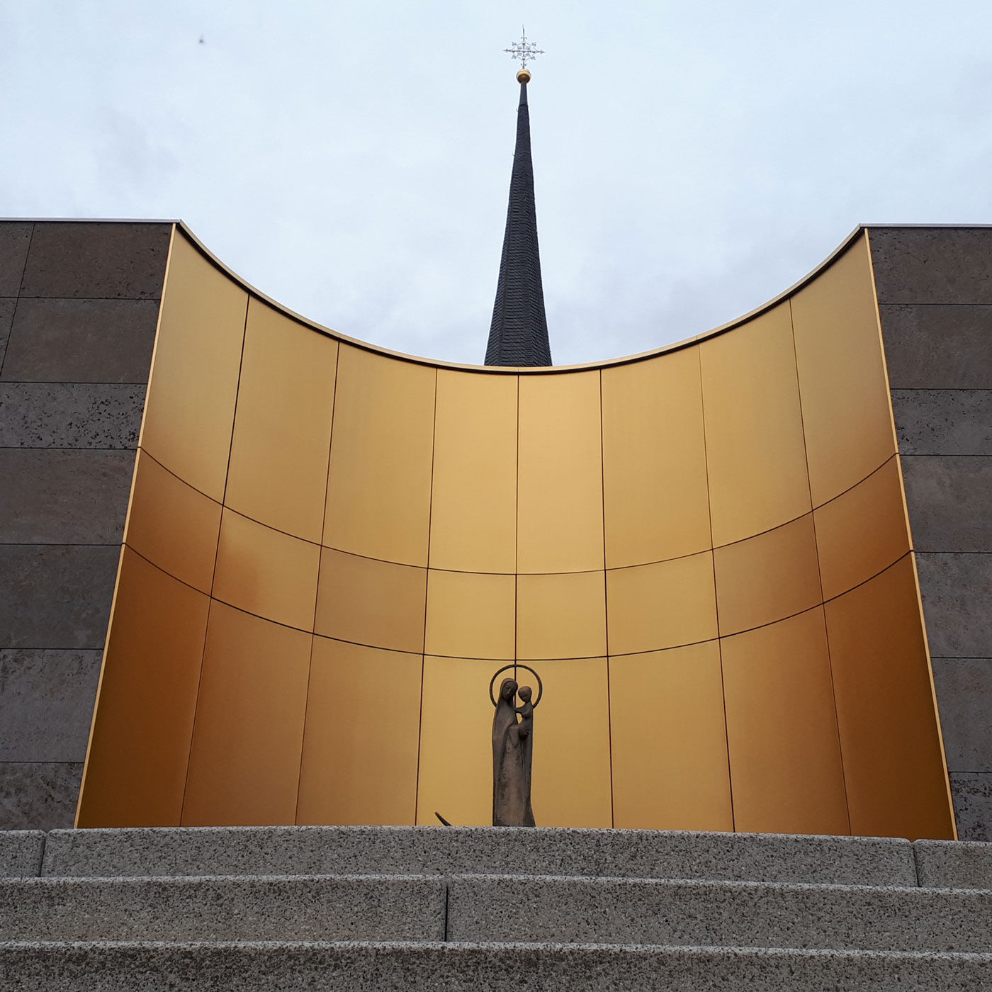 Schweinische Kirchen-Impressionen