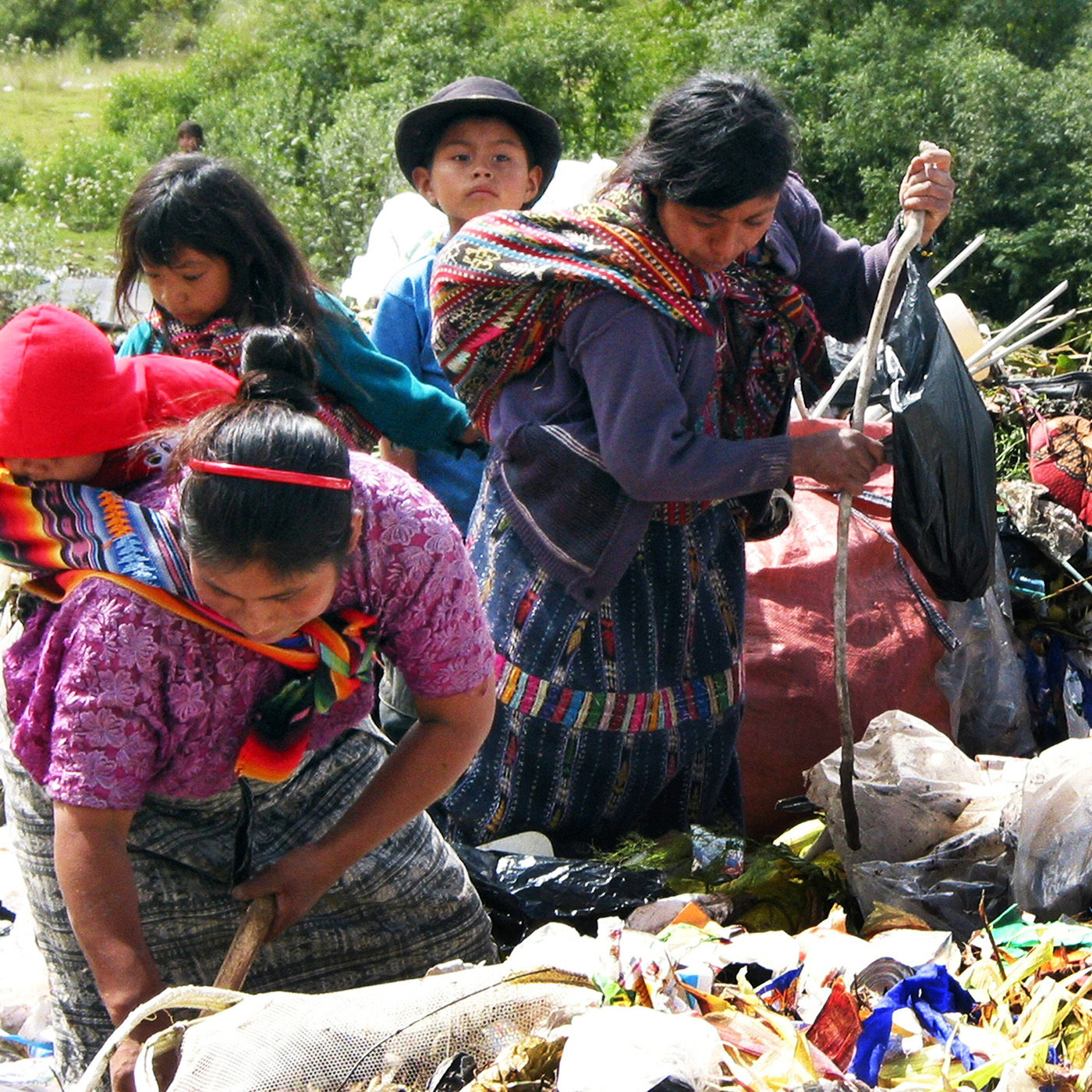 Segen und Fluch der Müllhalde – Recyclingprogramme bedrohen die Lebensgrundlage von Kindern