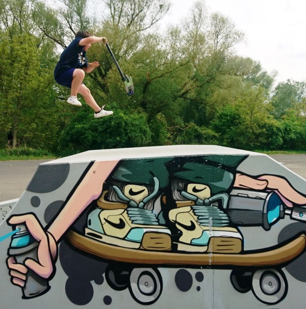 Skaten, Scooter fahren und miteinander Lernen