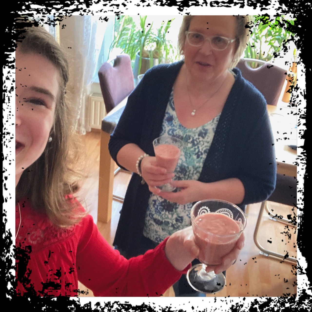 So einfach zauberst du einen Apfelpudding mit eingelegten Rum-Rosinen