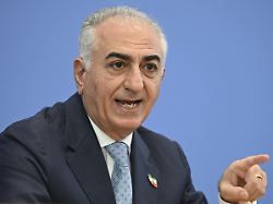 Sohn des Schahs kritisiert Westen bei Berlin-Besuch: "Wie viele müssen noch sterben?"