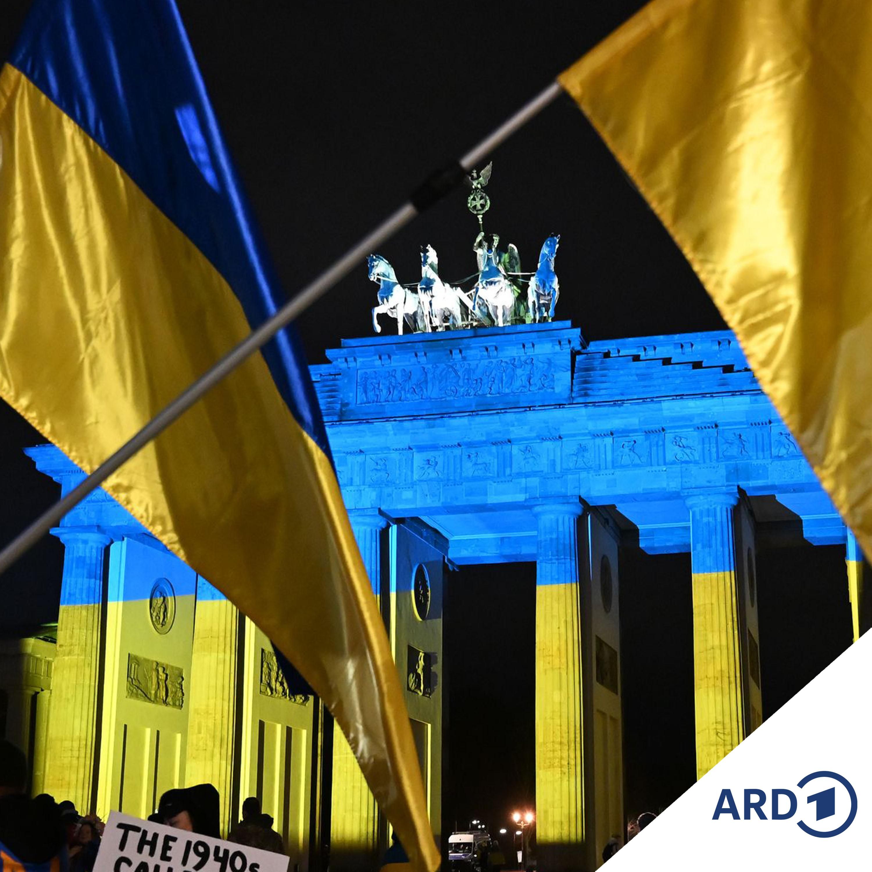 Solidarität mit der Ukraine - Tausende Menschen gehen in Berlin auf die Straße