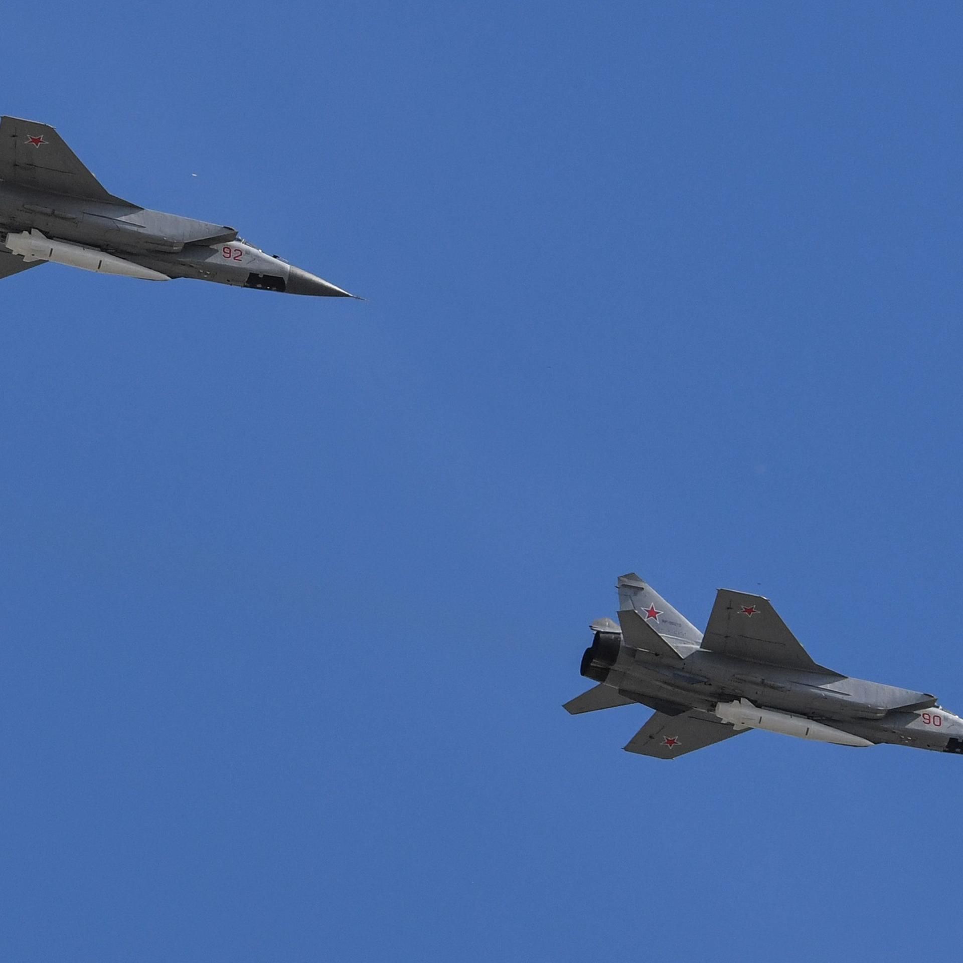 Sonderfolge: NATO in Alarmbereitschaft - Russische Kampfjets über Estland