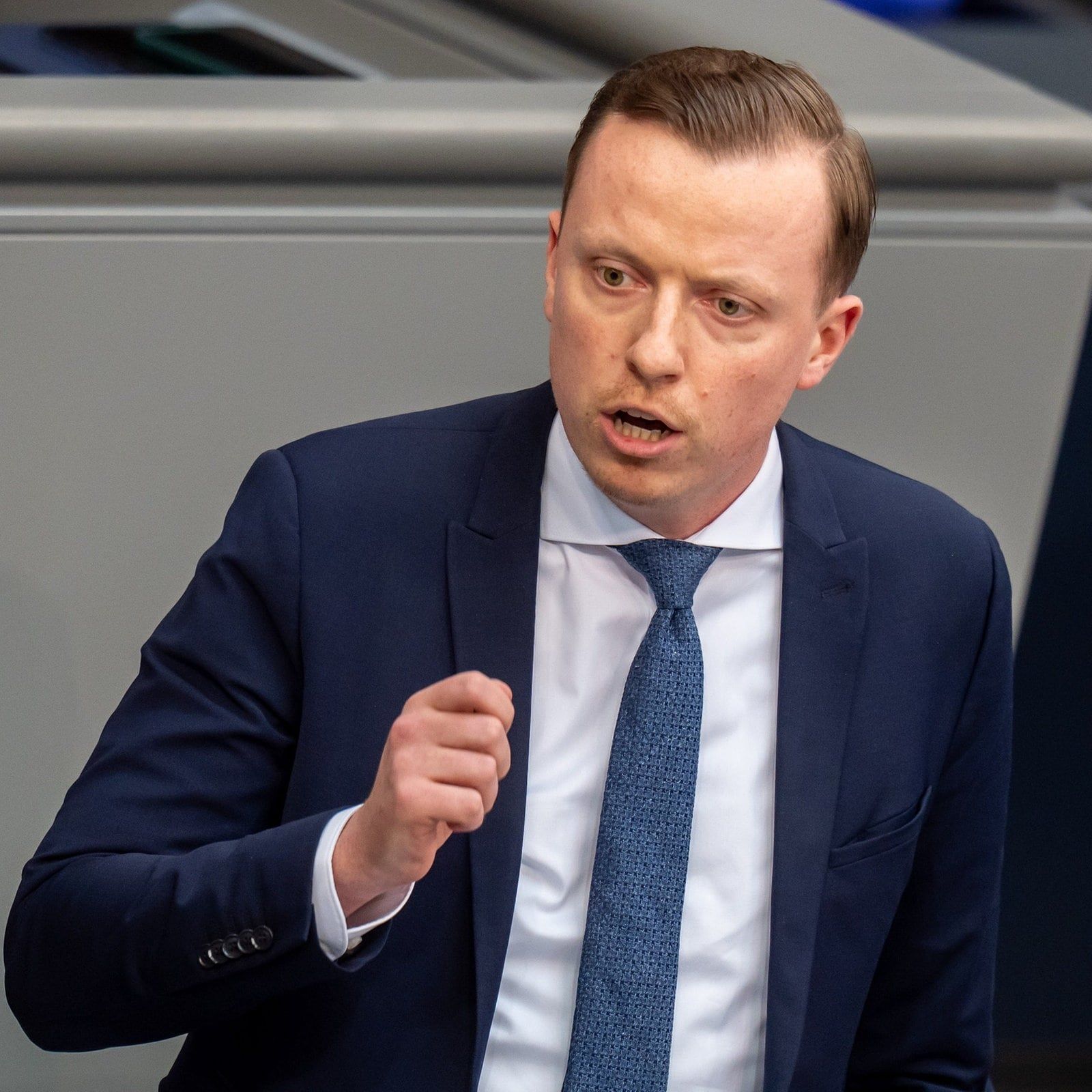 SPD-Außenexperte: Keine Anbiederung mehr an Trump