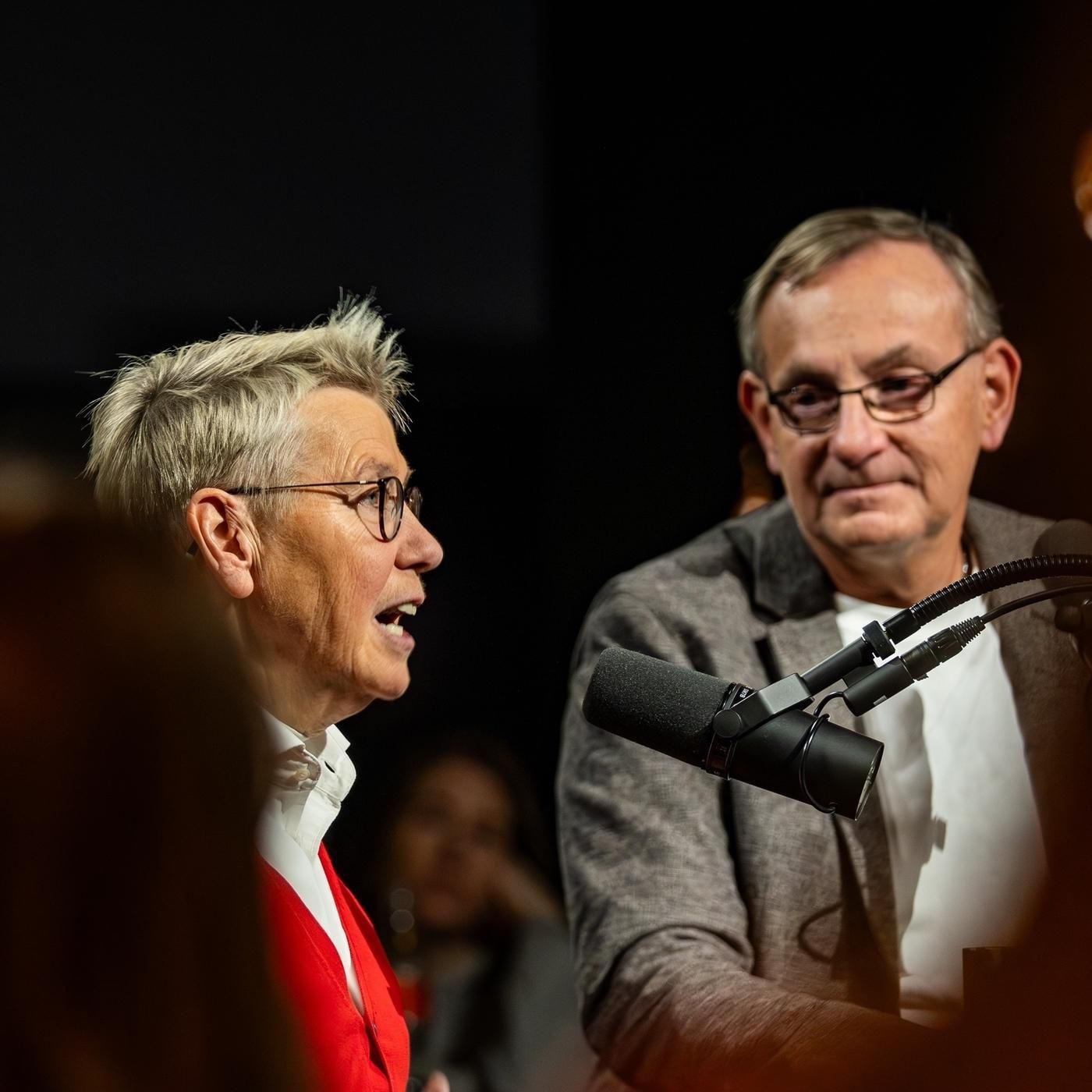 Spezial: "Bei diesen zwei Hass-Sätzen der Politik könnte ich zuschlagen " - Sabine Werth (Tafel) und Bernd Siggelkow (Die Arche)