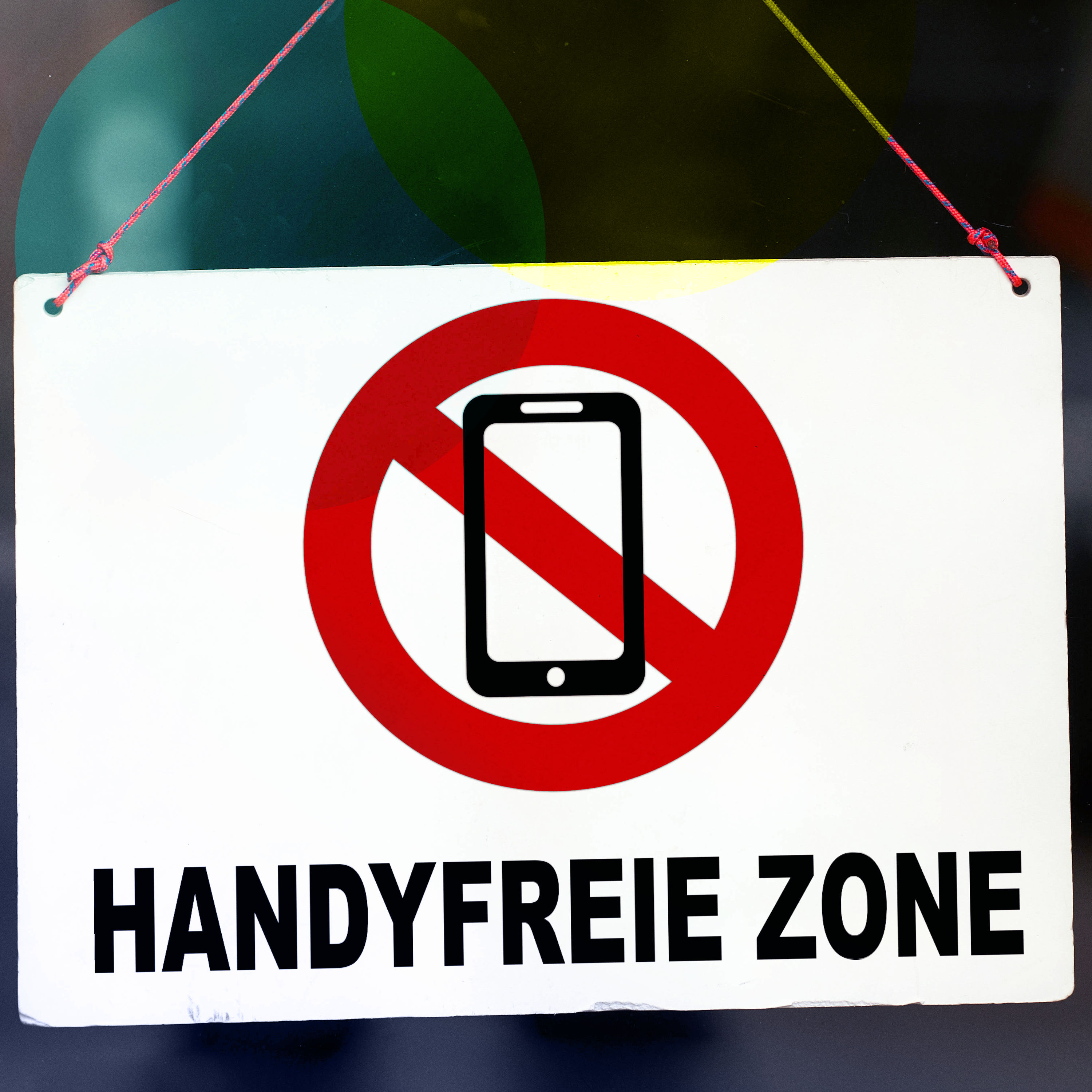 Status: aufmerksam? Handy-Verbot an Schulen