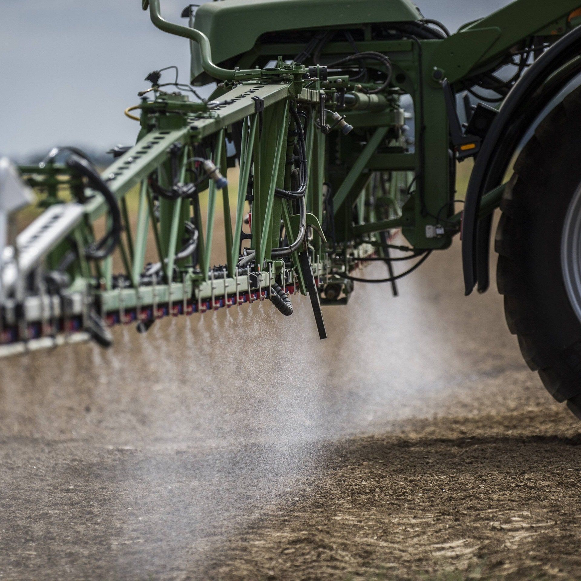 Studie: Reste von Pflanzenschutzmitteln verändern das Bodenleben
