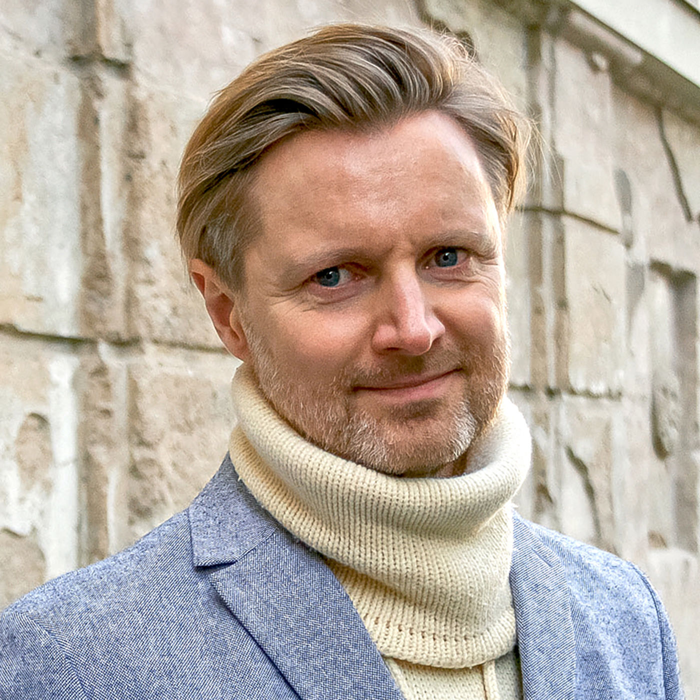 "Tatsächlich ist die Opferhaltung für viele Menschen ein Identitätsersatz geworden." | Matthias Lohre, Journalist