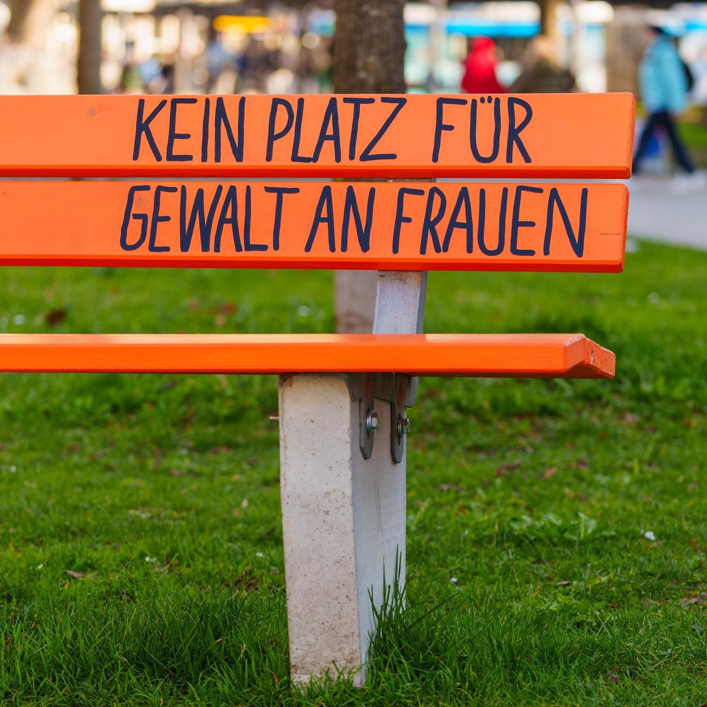 Topthema am Mittag 25.11. "Was tun gegen männliche Gewalt?"