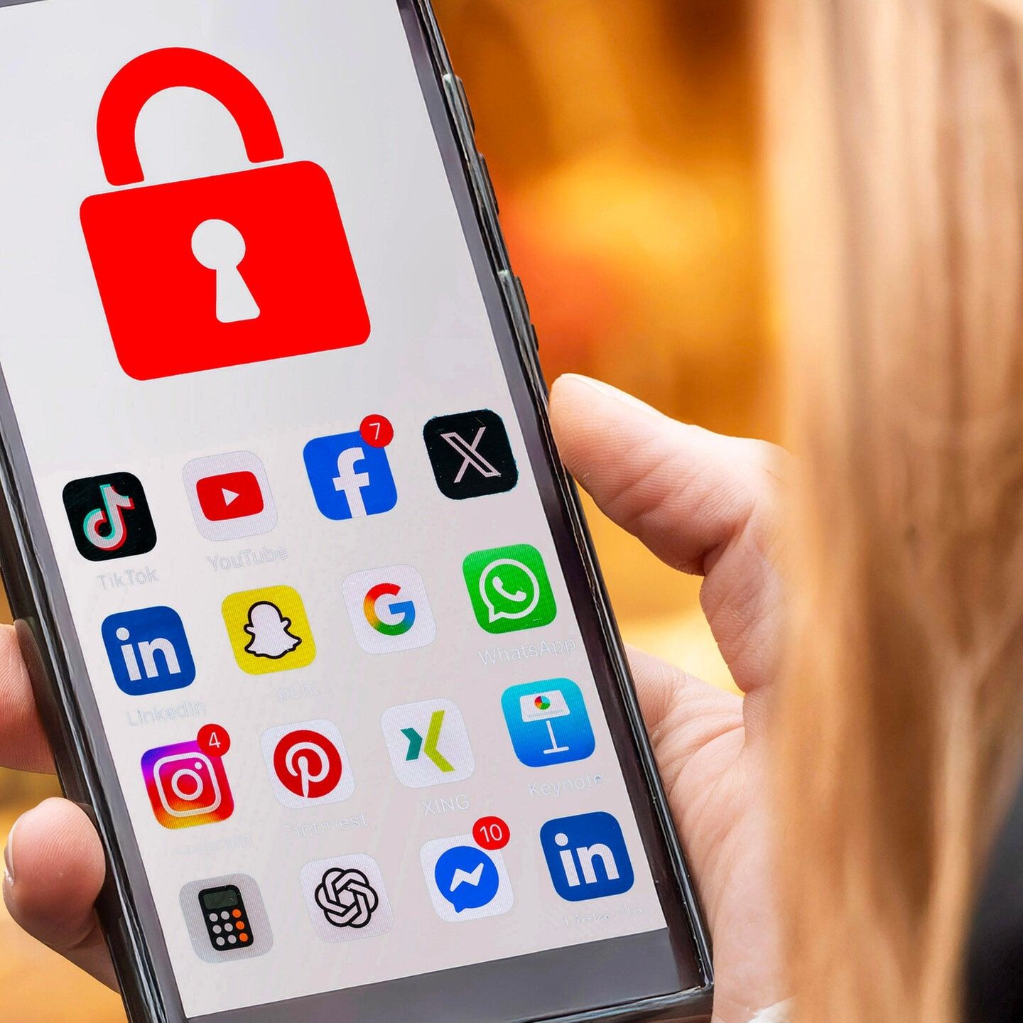 Topthema am Mittag: Social-Media-Sperre bis 16 POD