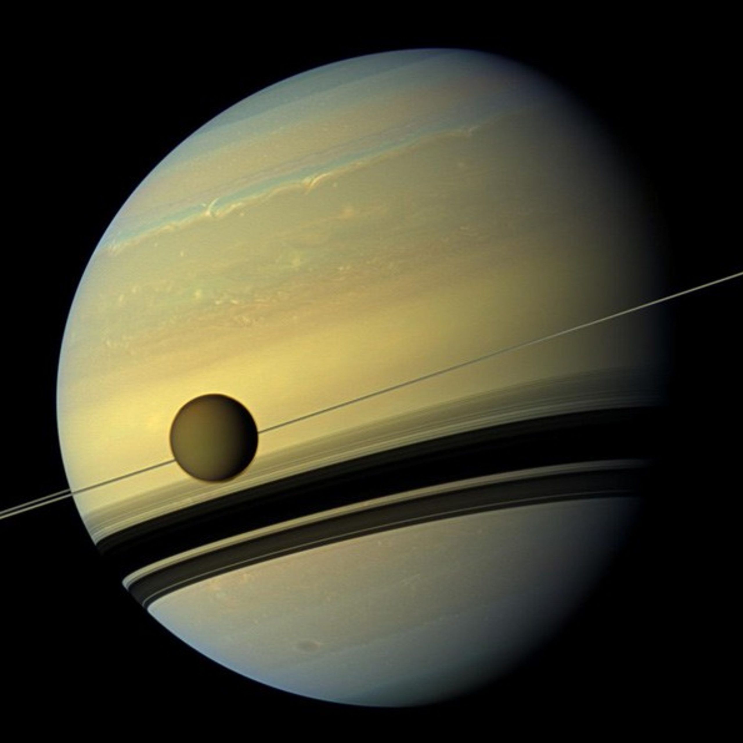 Über den Dünen des Saturnmonds Titan: Lebt dort etwas?
