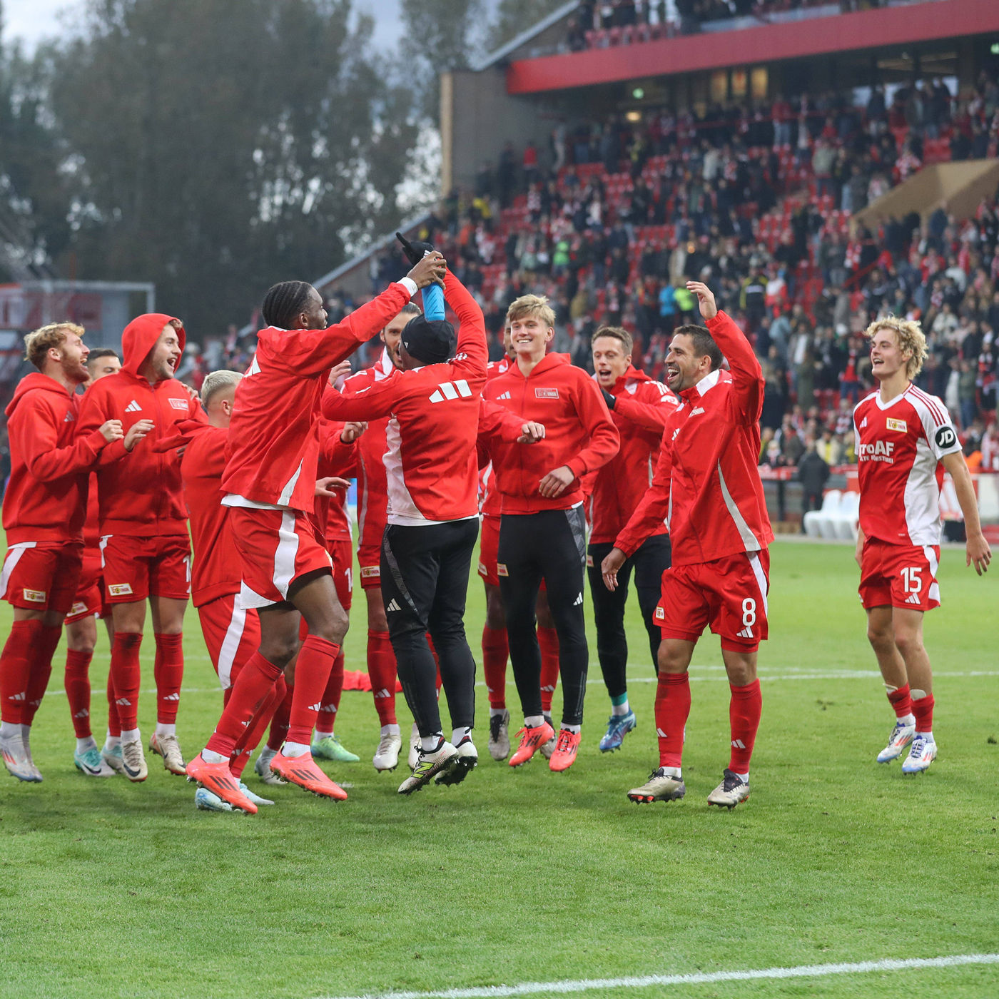 Unions Topspiel, Herthas Stürmersuche (190)