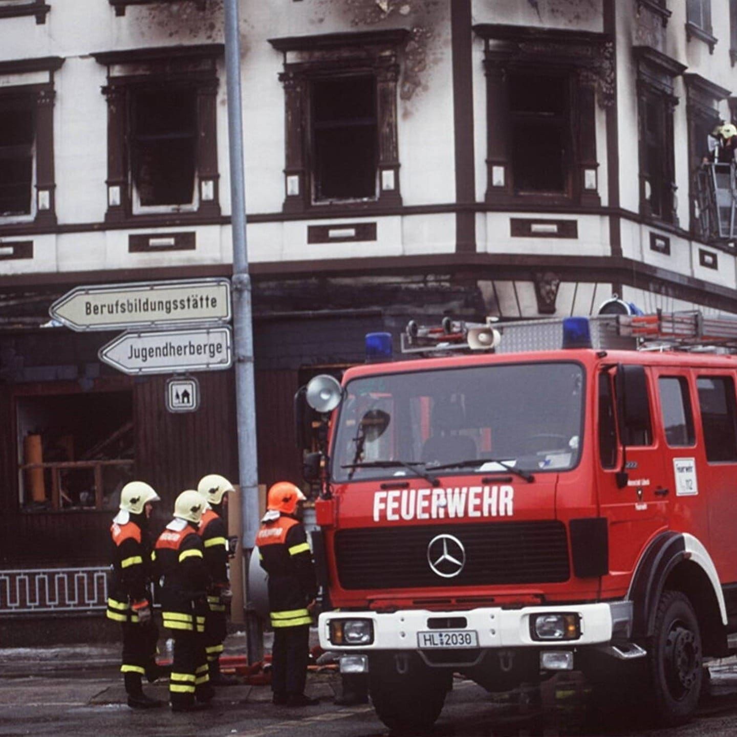 Unsere Asche wird weiter brennen – Der Brandanschlag in Lübeck 1996