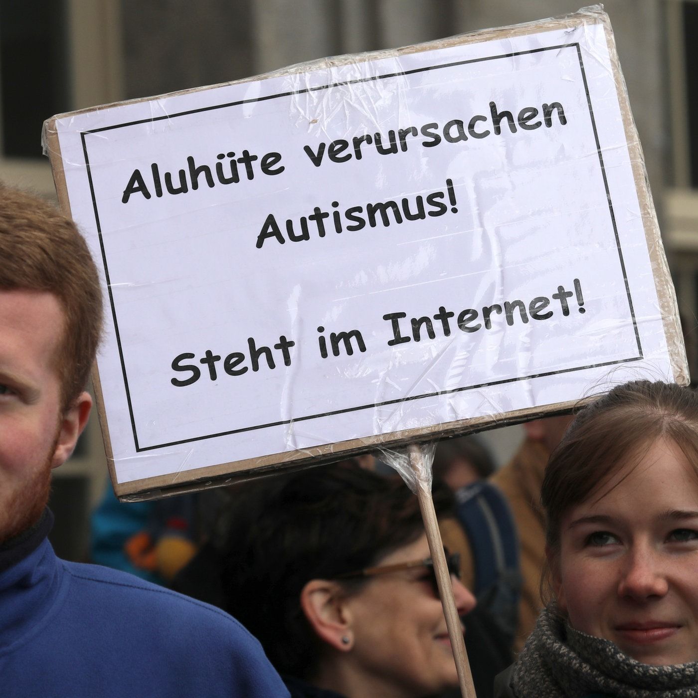 Verschwörungsmythen: Hilfe, meine Schwester glaubt sie!