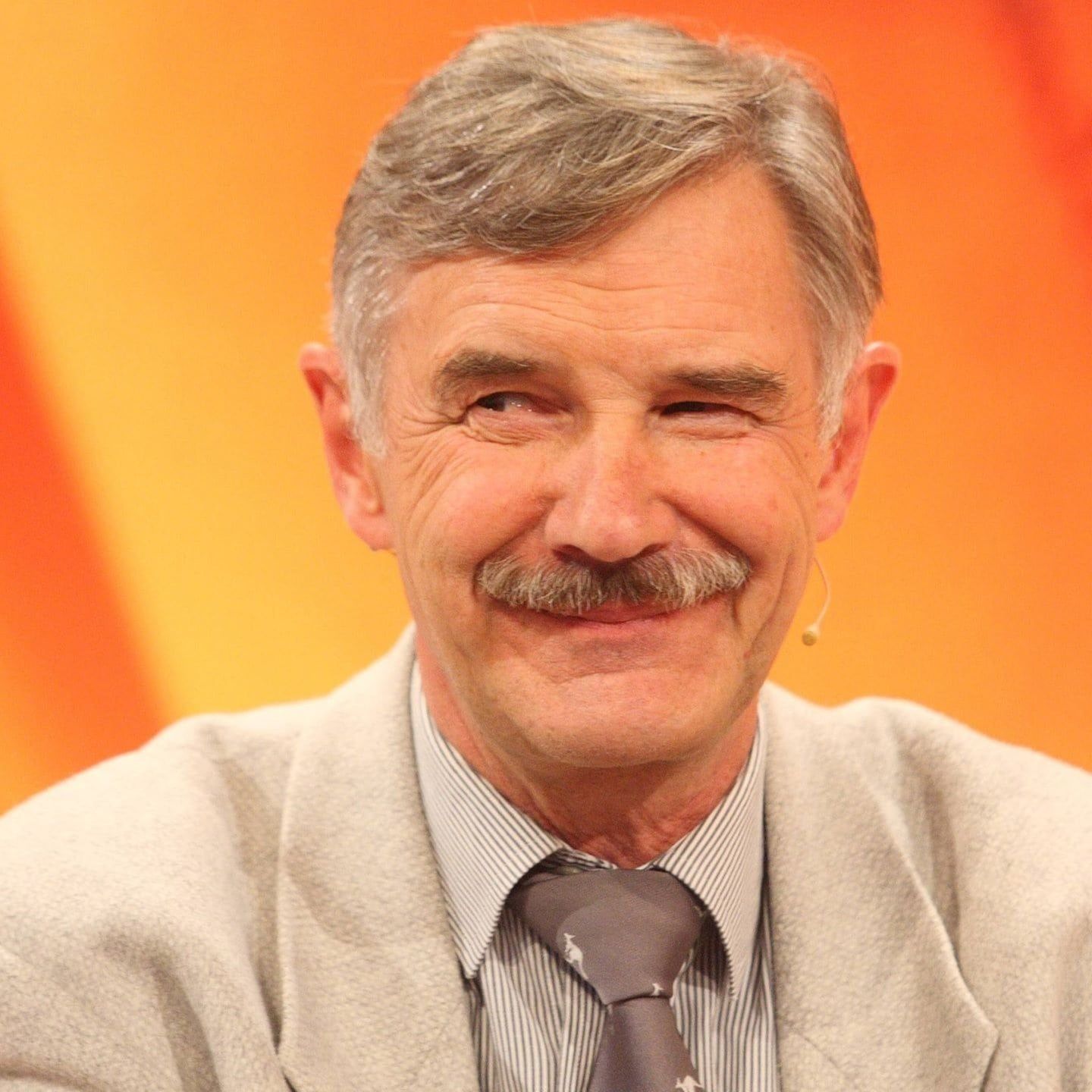 Vom aufrechten Gang bis zum Kapitalismus – Josef H. Reichholf über die Evolution des Menschen