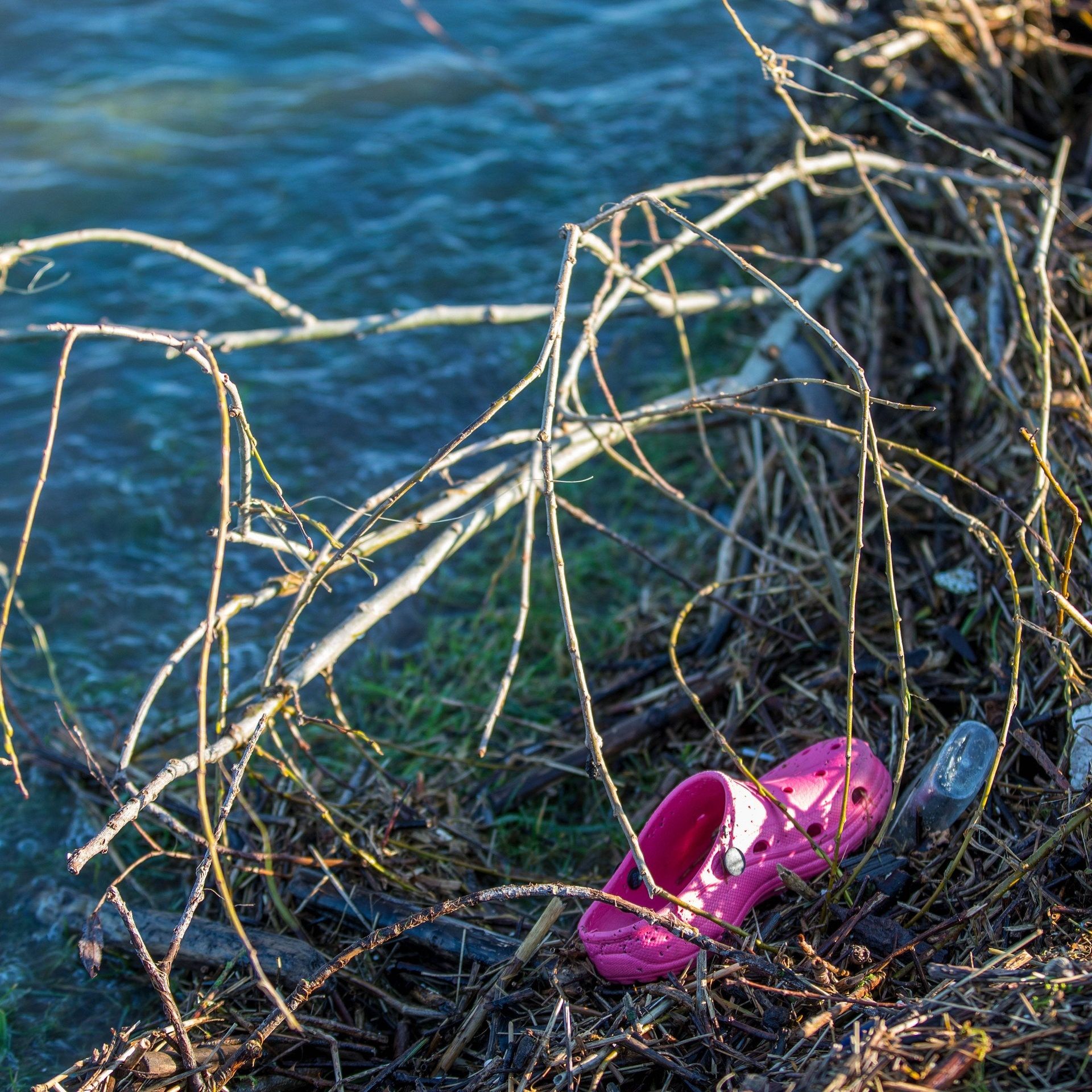 Vom Sexspielzeug bis zur Plastikflasche: Viel mehr Müll als gedacht im Rhein