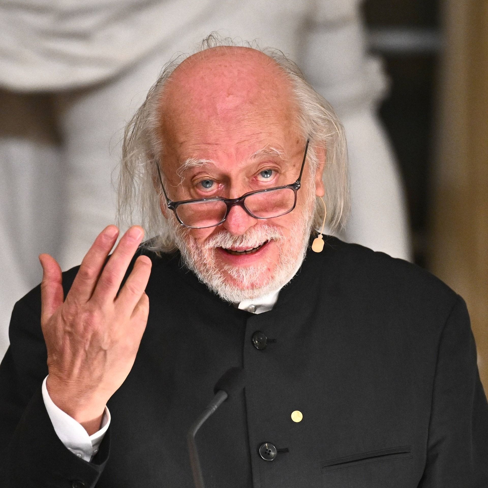 László Krasznahorkais neuer Roman „Zsömle ist weg“: Vom Wahnsinn der Herrscher und herrschendem Wahnsinn