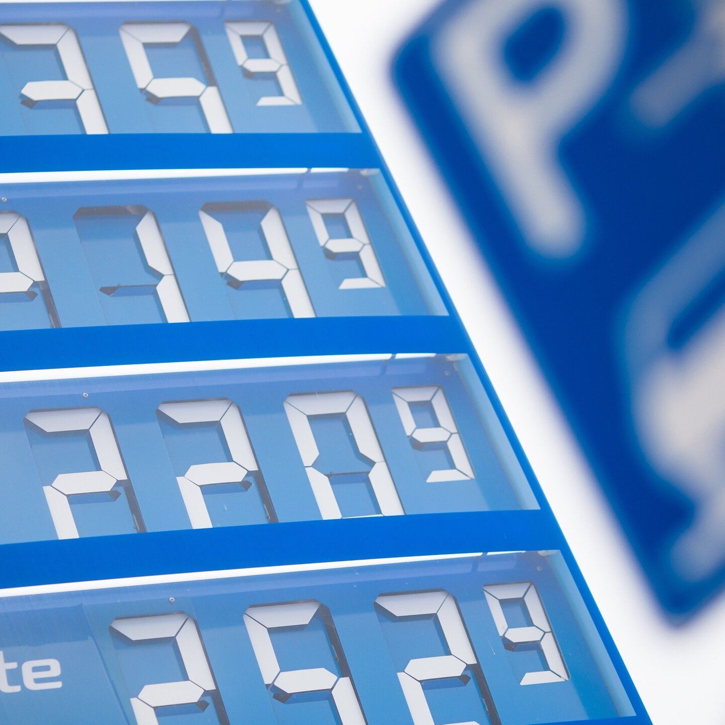 Von wie viel bis wie viel Uhr ist denn jetzt 12 Uhr?