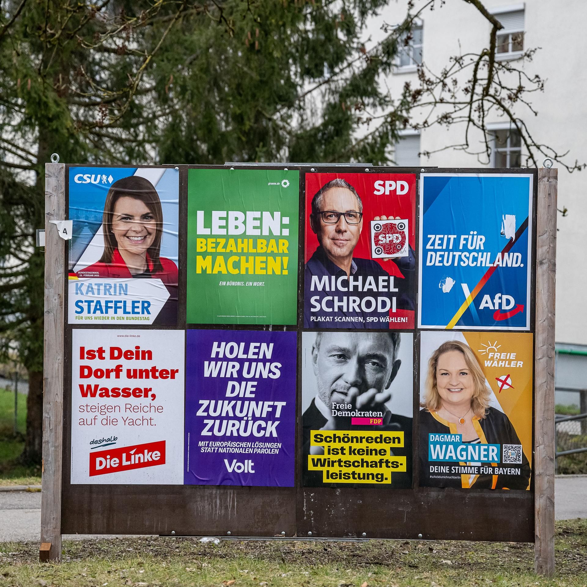 Wahlkampf - Stimmen fangen im Plakatewald