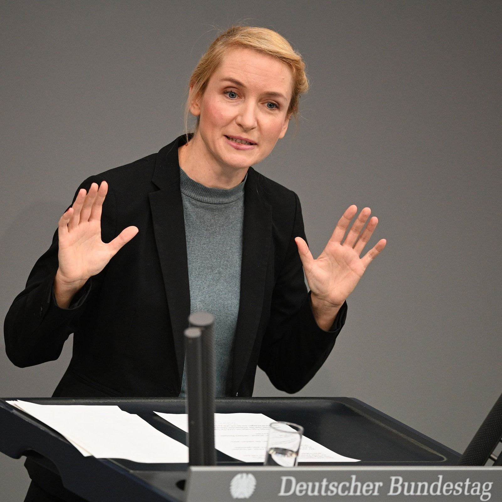 Warum enthält sich die Linke beim Rentenpaket, Frau Schwerdtner?