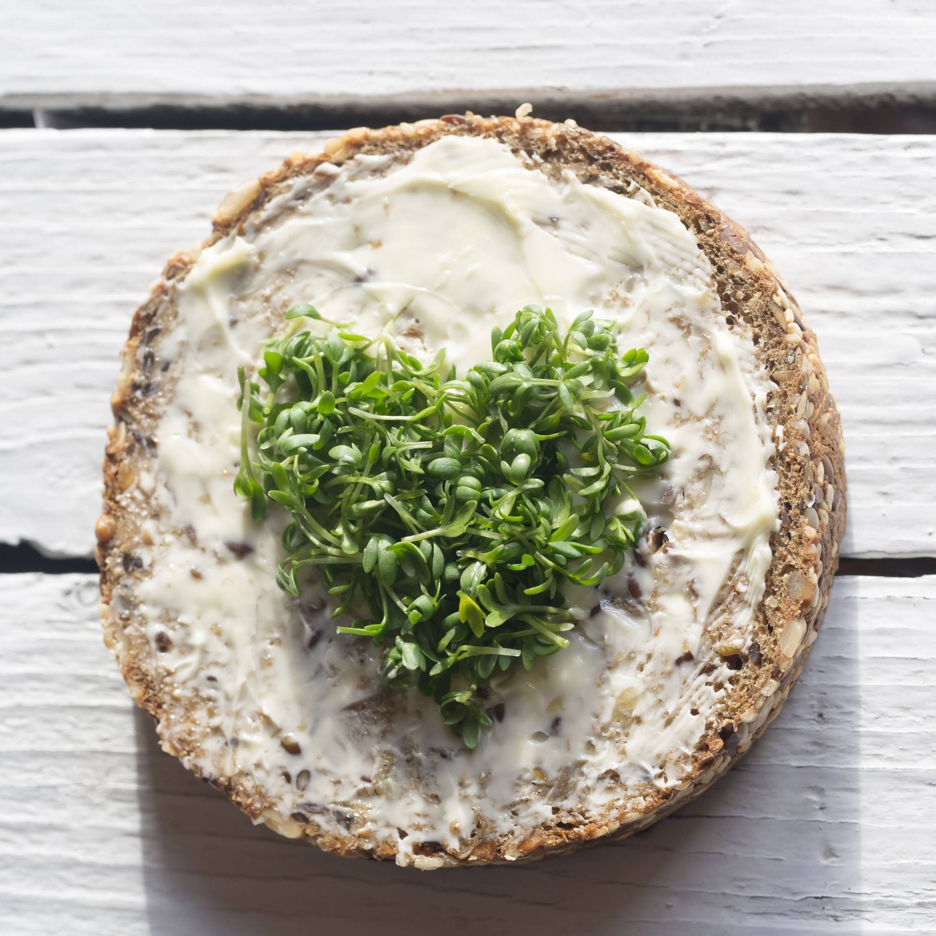 Warum fällt das Butterbrot immer auf die geschmierte Seite?