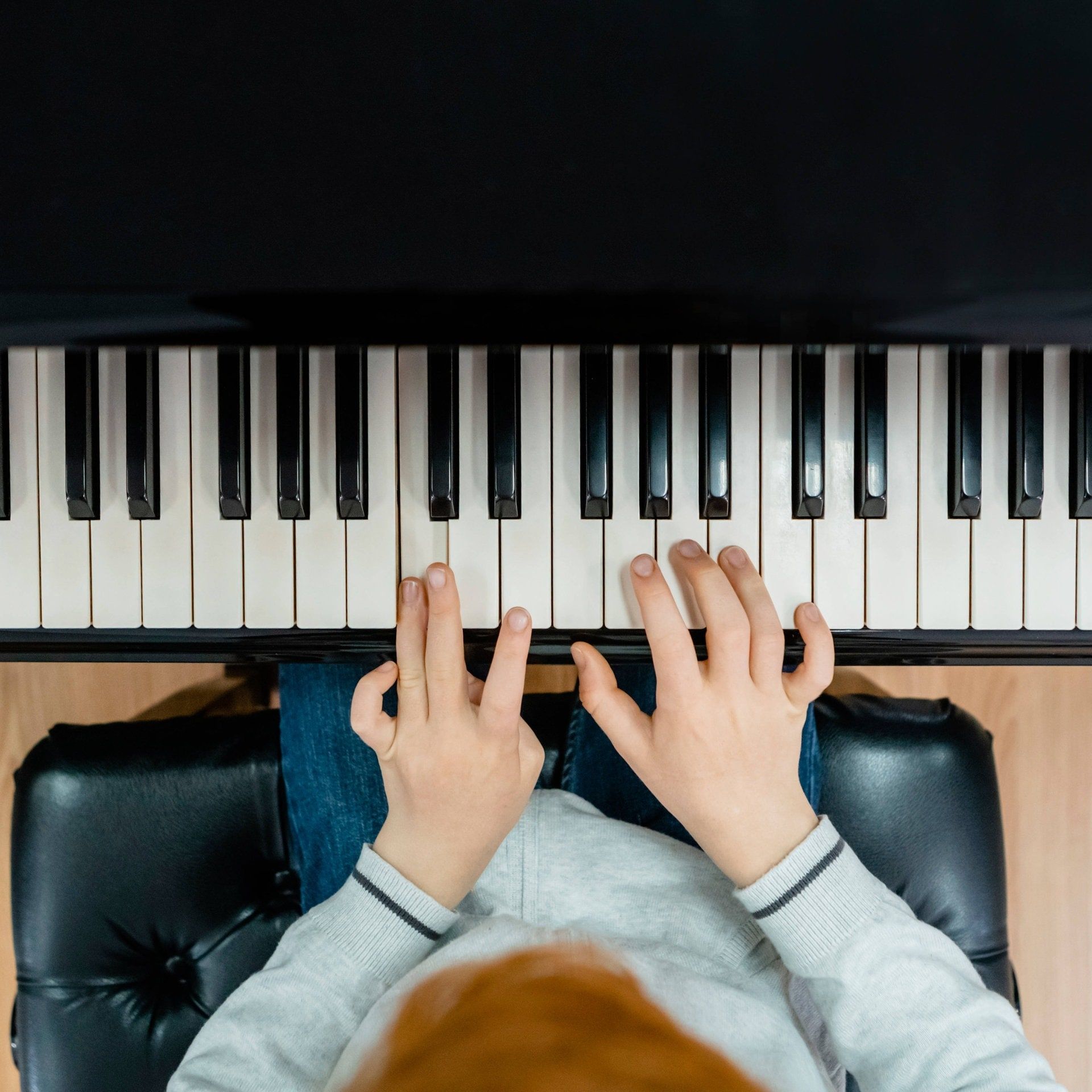 Warum sind die Tasten am Klavier so seltsam angeordnet?