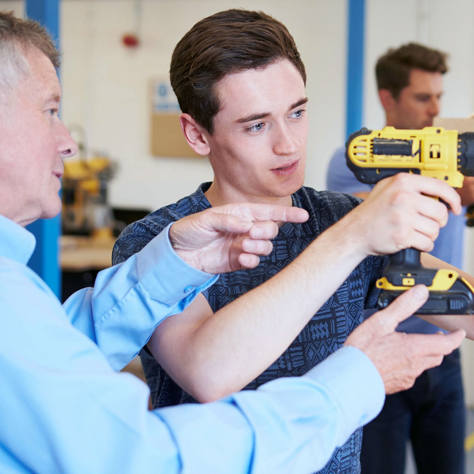 Was Betriebe tun, damit Azubis ihre Ausbildung beenden