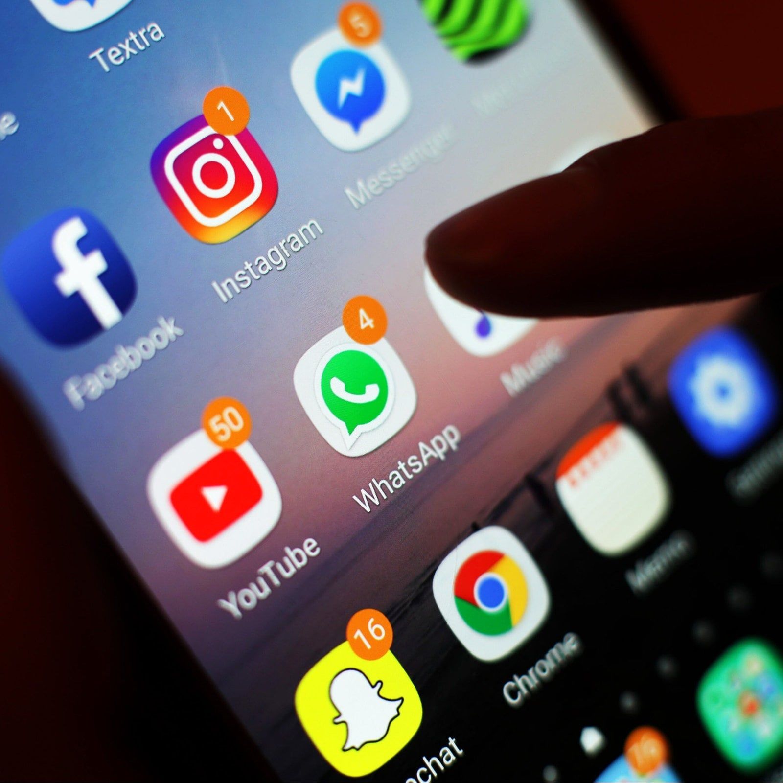 Was bringt eine Altersbegrenzung bei sozialen Medien?