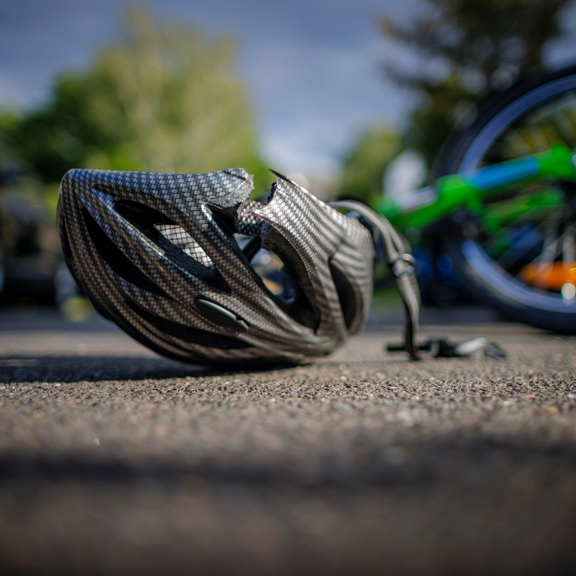 Weniger Schmerzensgeld für Radfahrer ohne Helm?