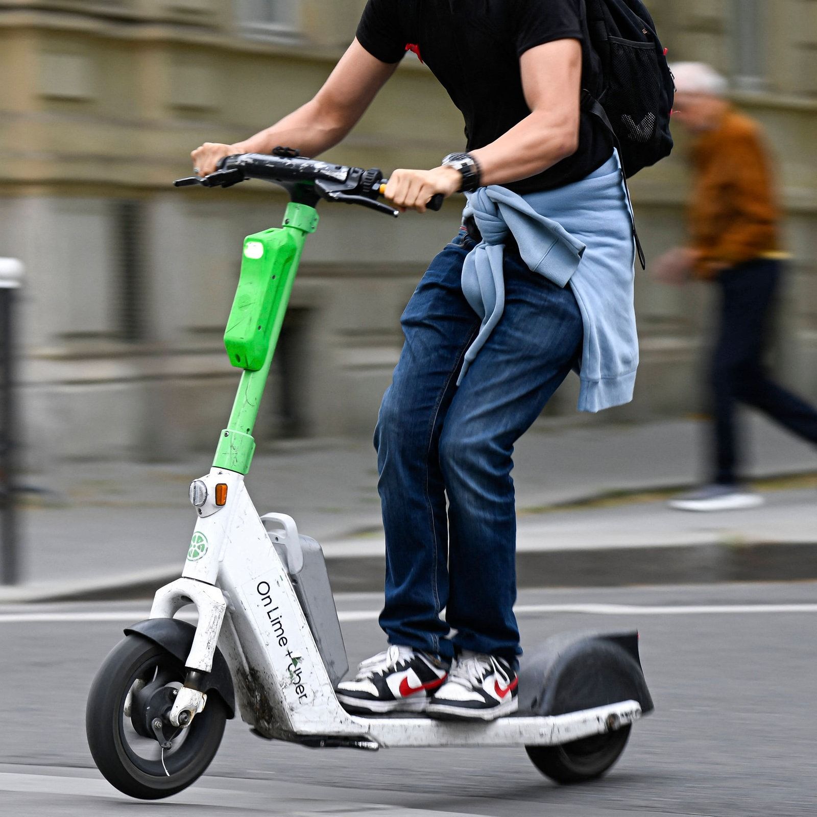 Wenn ich mit Alkohol auf dem E-Scooter erwischt werde - ist der Führerschein in Gefahr?