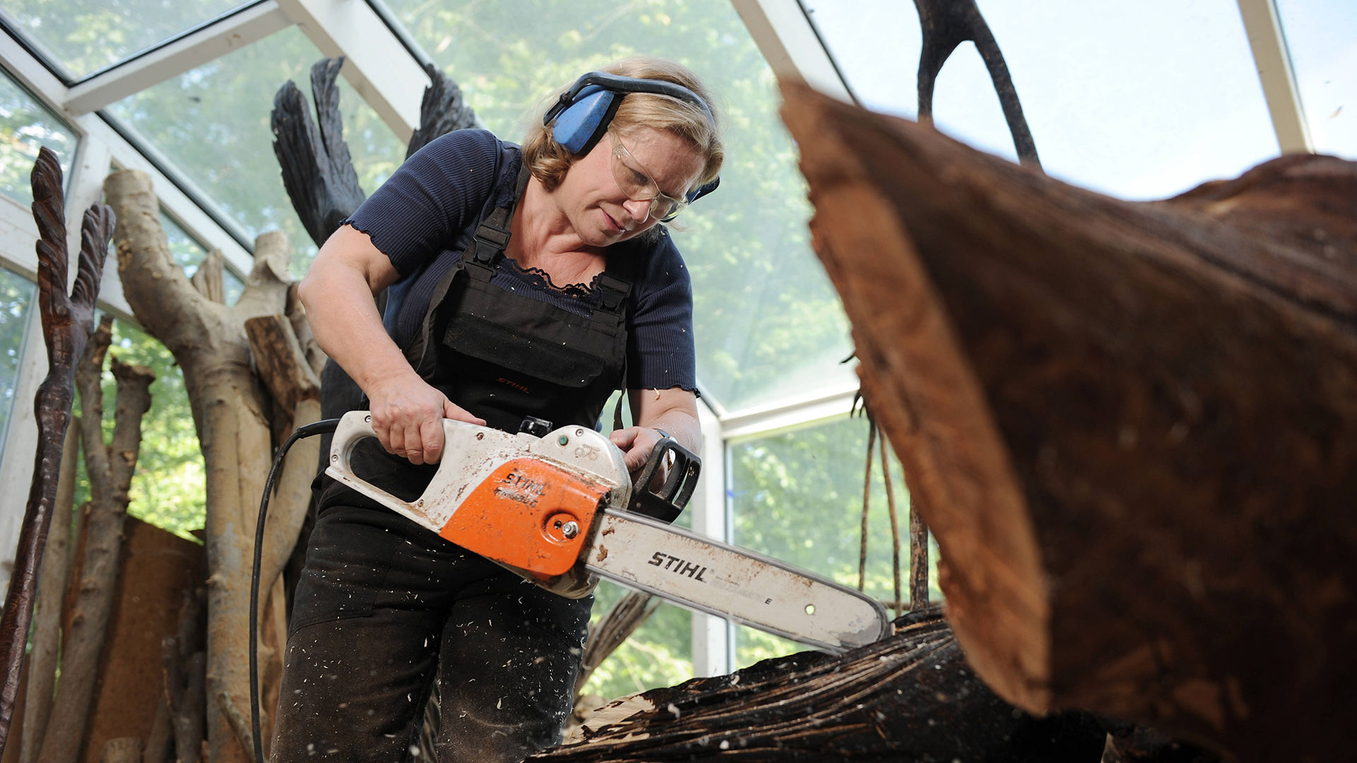 "Wenn‘s keiner macht, dann kremple ich ganz langsam meine Ärmel hoch" | Gabriele von Lutzau, "Engel von Mogadischu"