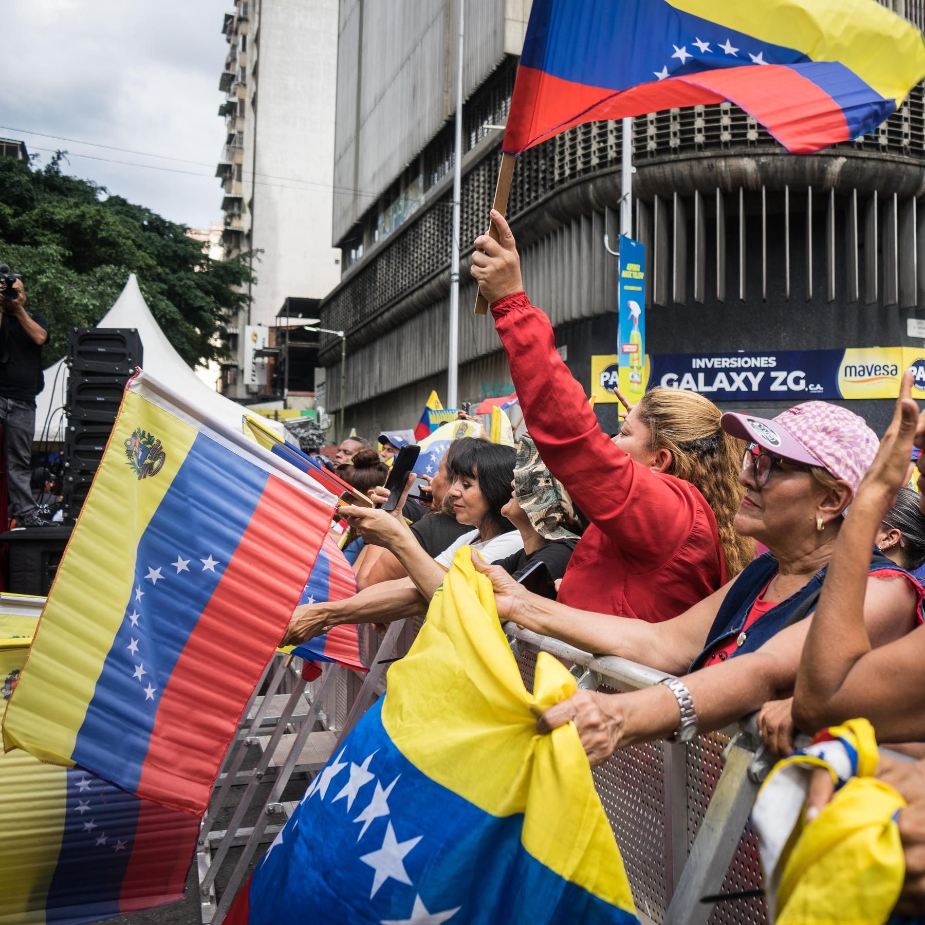 Wer füllt das Machtvakuum in Venezuela?