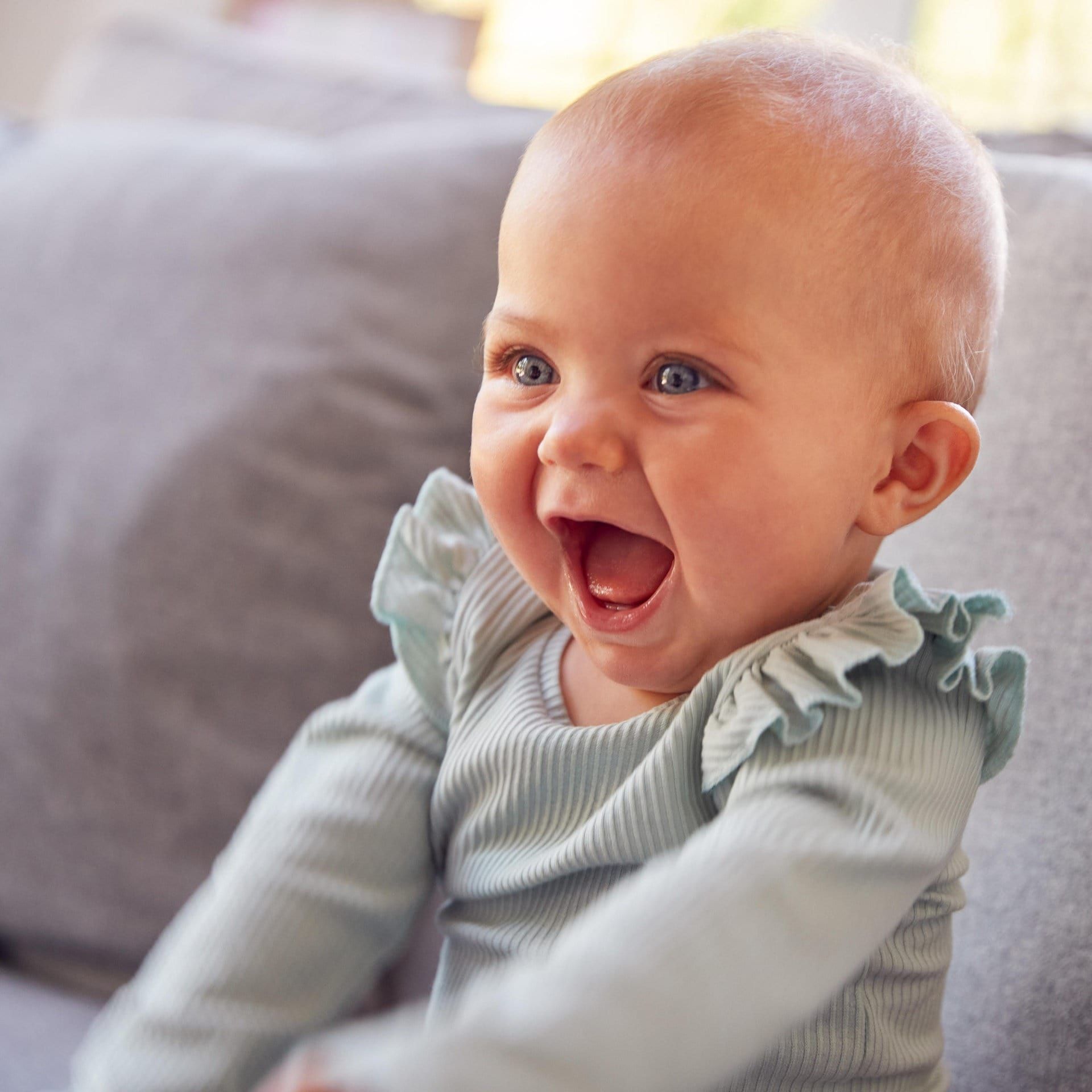 Wie entwickelt sich Humor bei Kindern?